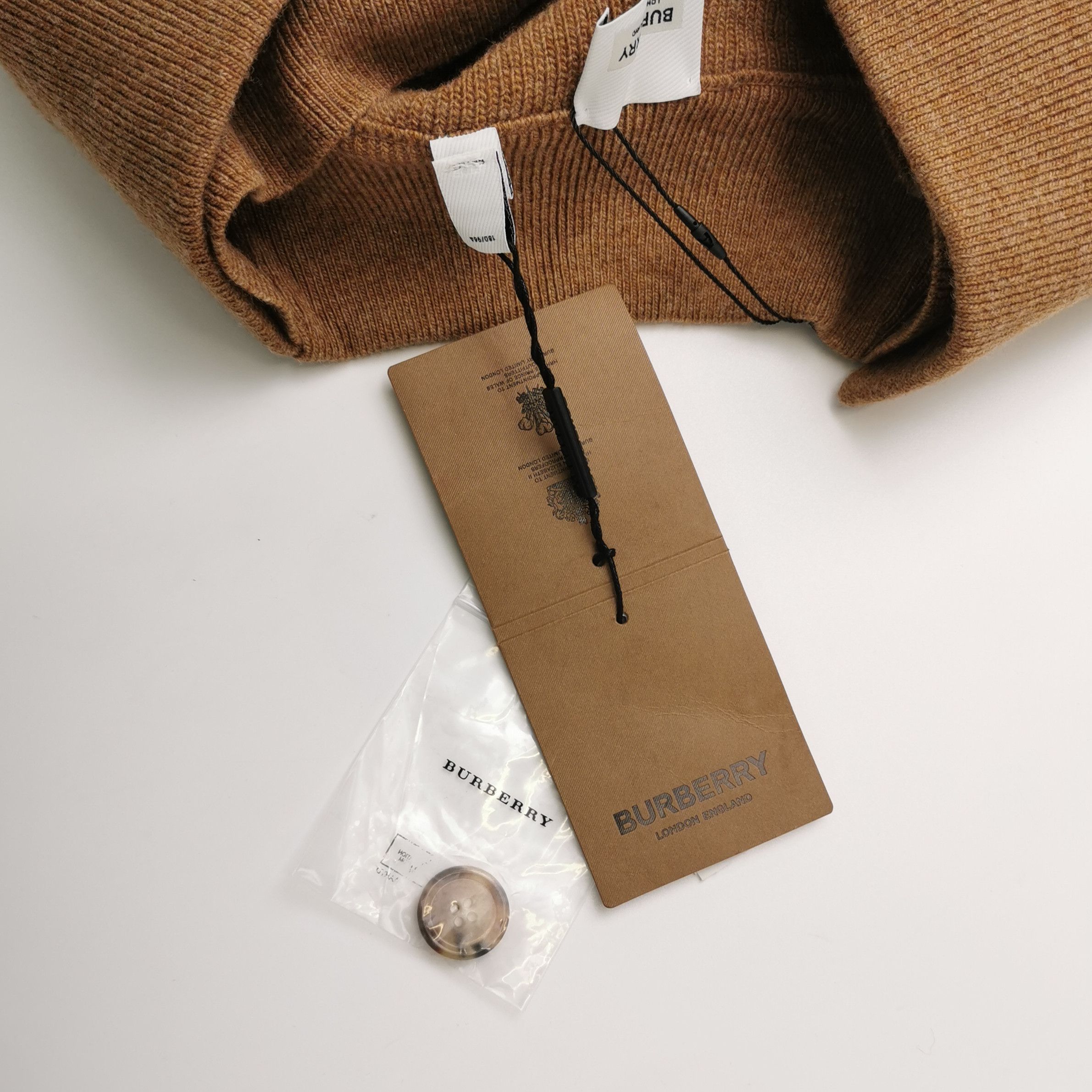 Burberry Burberry Men m Sweaters Knitwear Size US M / EU 48-50 / 2 - 3 Thumbnail