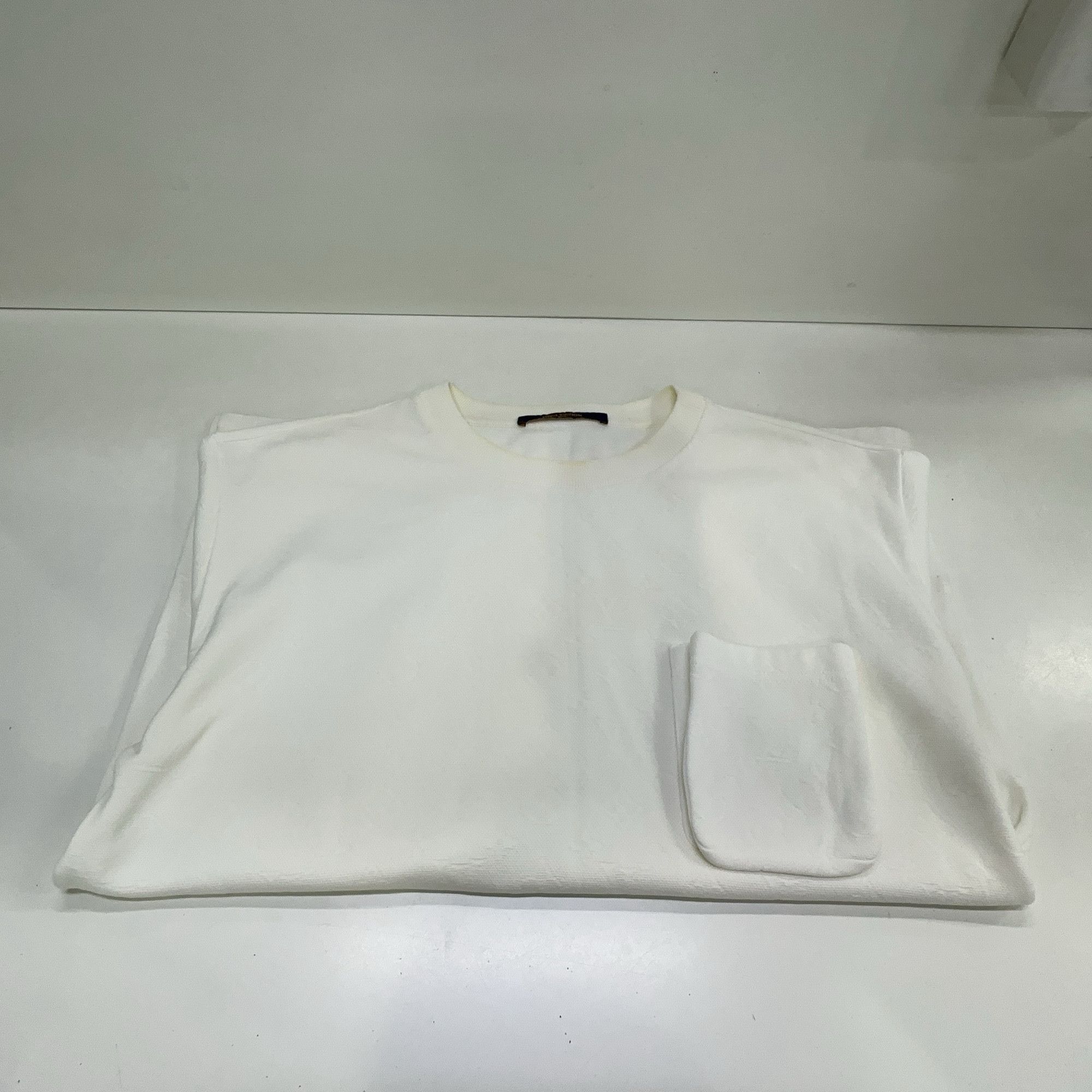 Louis Vuitton Louis Vuitton Monogram Textured Pocket T-Shirt M Size US M / EU 48-50 / 2 - 9 Thumbnail
