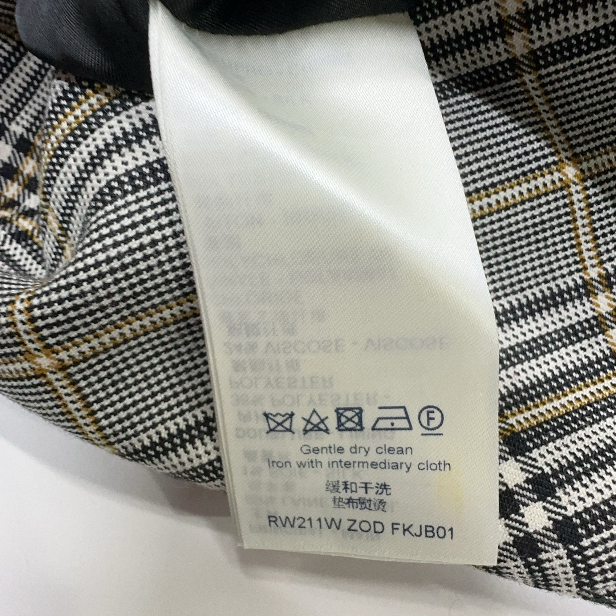Louis Vuitton Louis Vuitton Plaid Pin Detail Mini Skirt 40 Size 28" / US 6 / IT 42 - 4 Thumbnail