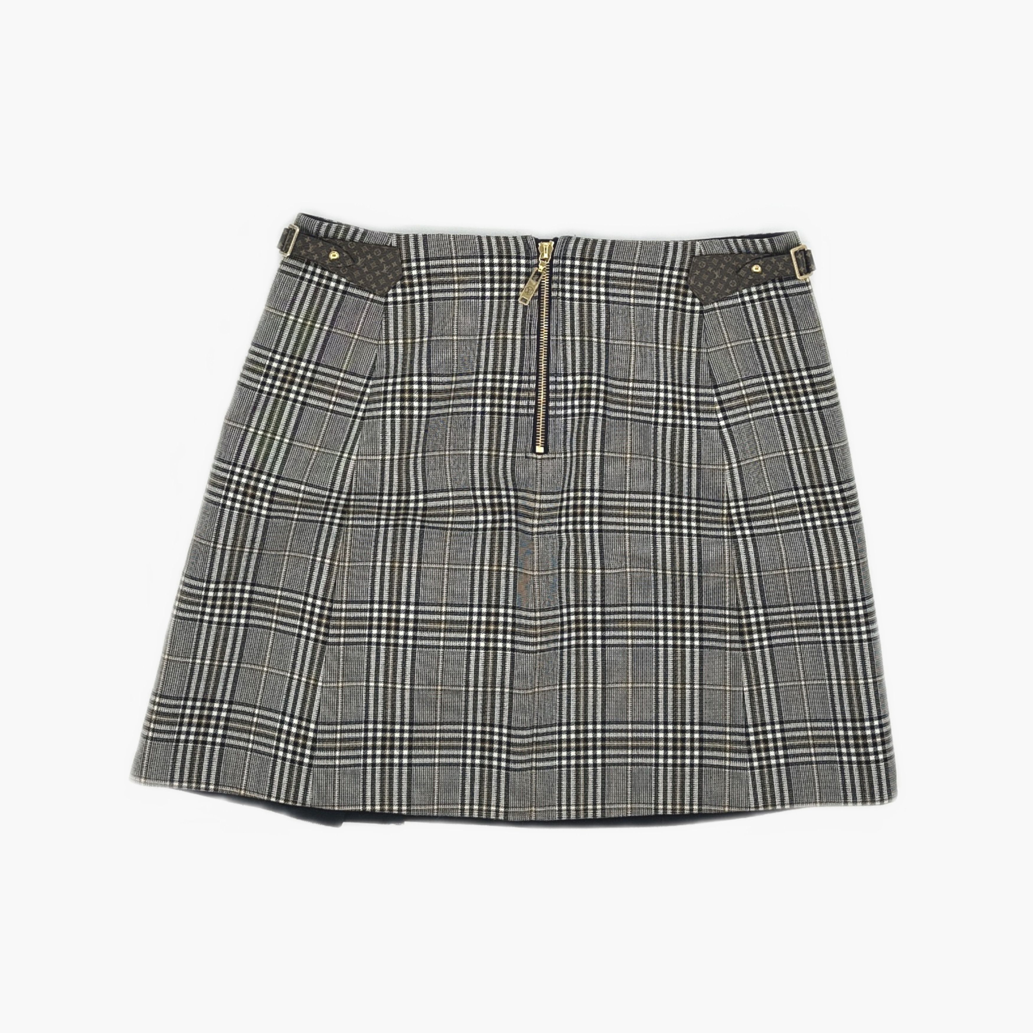 Louis Vuitton Louis Vuitton Plaid Pin Detail Mini Skirt 40 Size 28" / US 6 / IT 42 - 2 Thumbnail