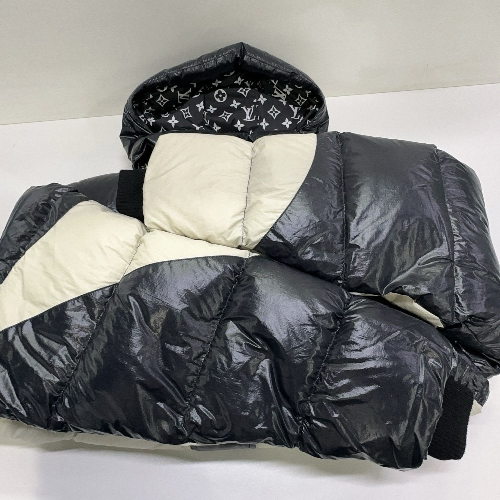 Louis Vuitton Louis Vuitton Monogram Flower Down Jacket 40 Size M / US 6-8 / IT 42-44 - 10 Thumbnail