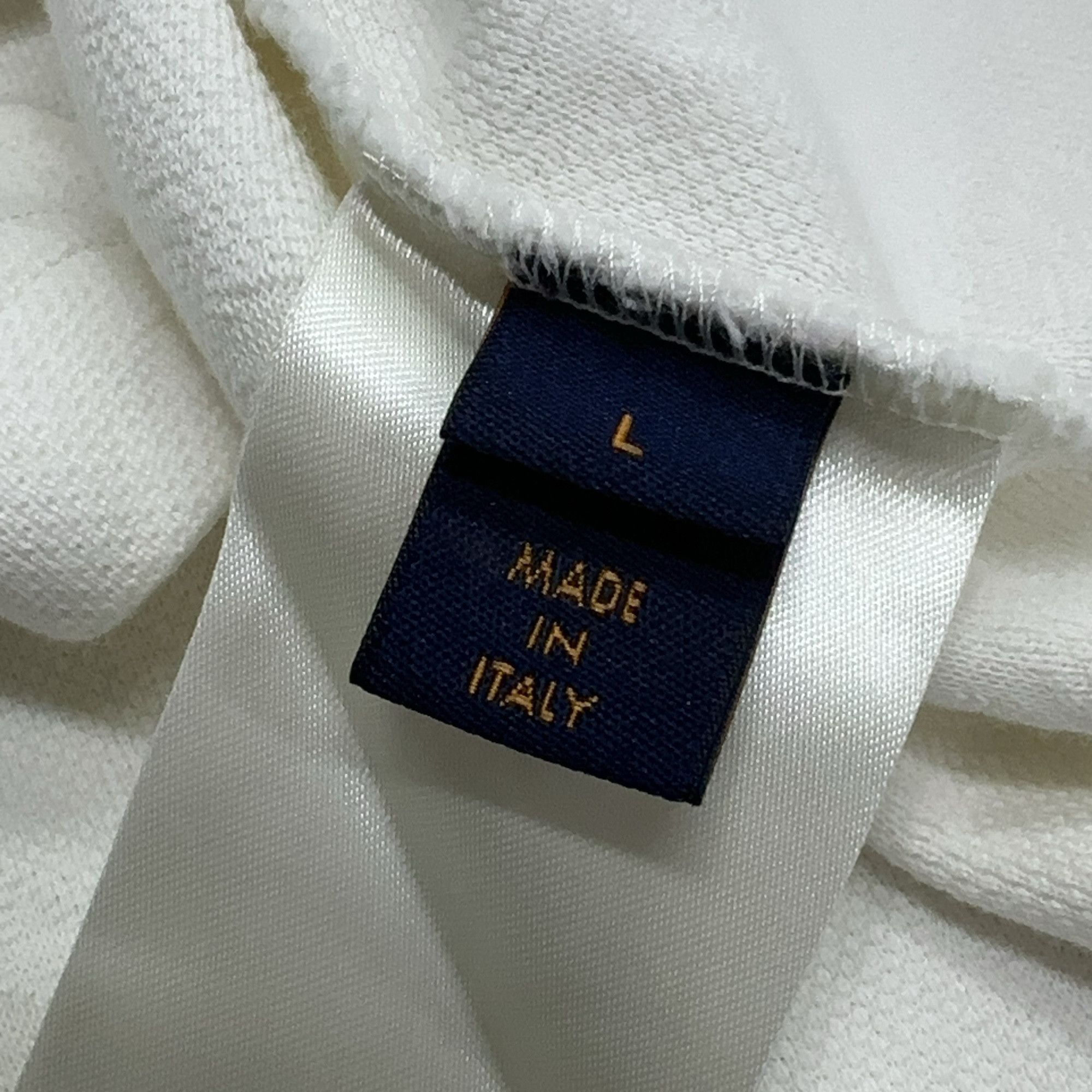 Louis Vuitton Louis Vuitton Monogram Embossed Pocket T-Shirt L Size US L / EU 52-54 / 3 - 4 Thumbnail