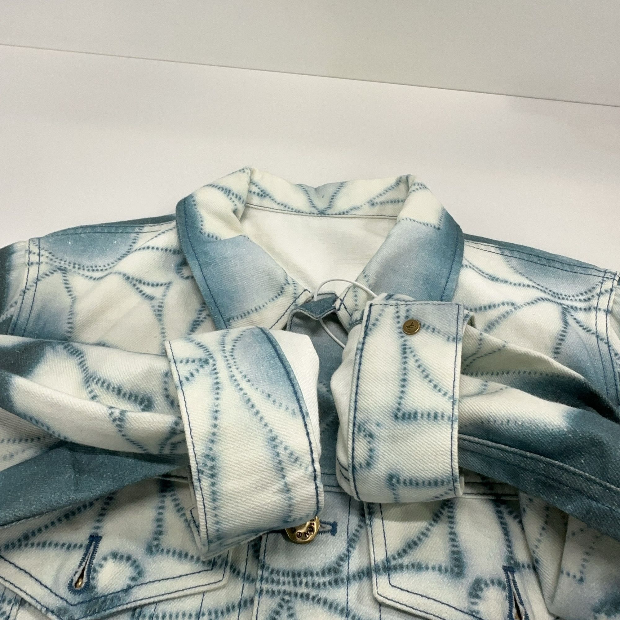 Louis Vuitton Louis Vuitton Tie-Dye Monogram Denim Jacket 48 Size US M / EU 48-50 / 2 - 11 Thumbnail