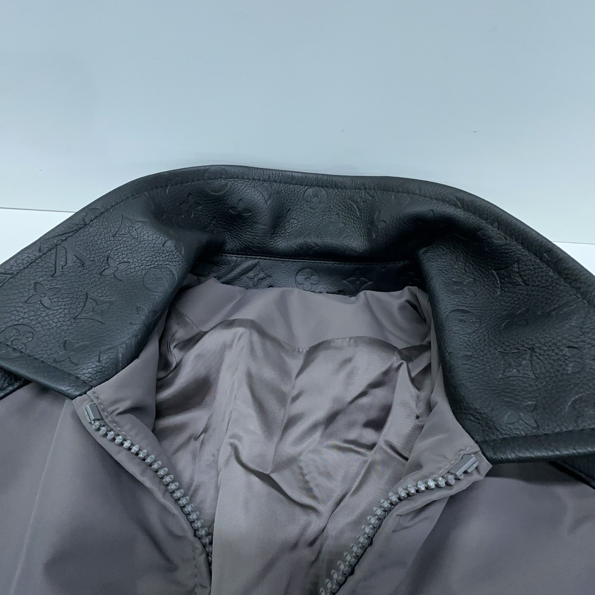 Louis Vuitton Louis Vuitton Mixed Leather Logo Bomber Jacket 48 Size US M / EU 48-50 / 2 - 6 Thumbnail