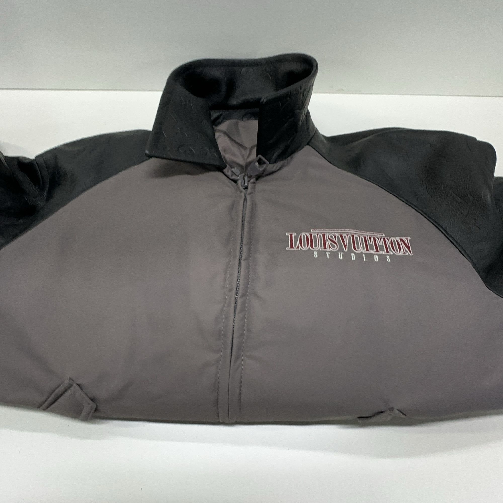 Louis Vuitton Louis Vuitton Mixed Leather Logo Bomber Jacket 48 Size US M / EU 48-50 / 2 - 7 Thumbnail