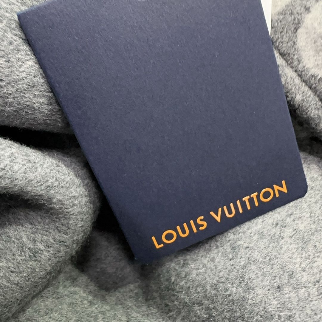 Louis Vuitton Louis Vuitton Monogram Hooded Wrap Coat 40 Size M / US 6-8 / IT 42-44 - 4 Thumbnail
