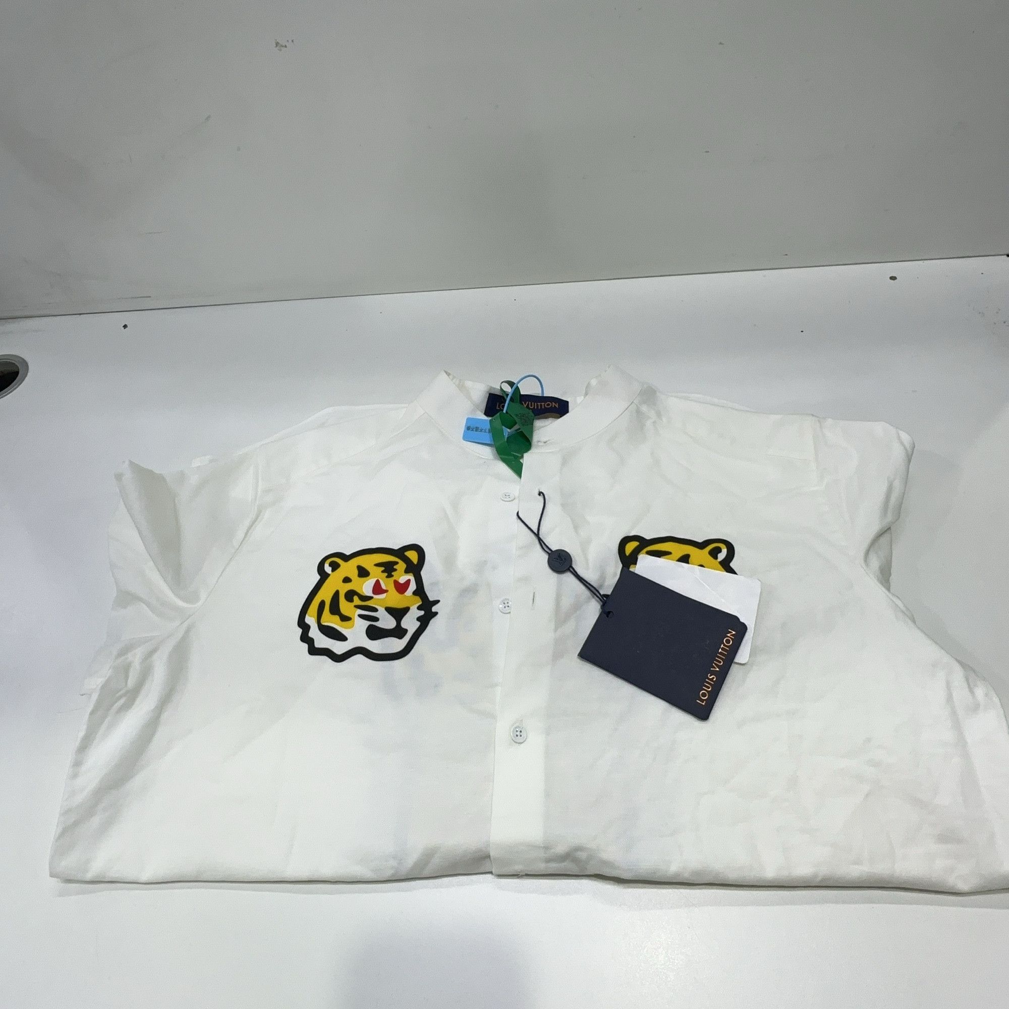Louis Vuitton Louis Vuitton x Nigo Tiger Mandarin Collar Shirt M Size US M / EU 48-50 / 2 - 9 Thumbnail