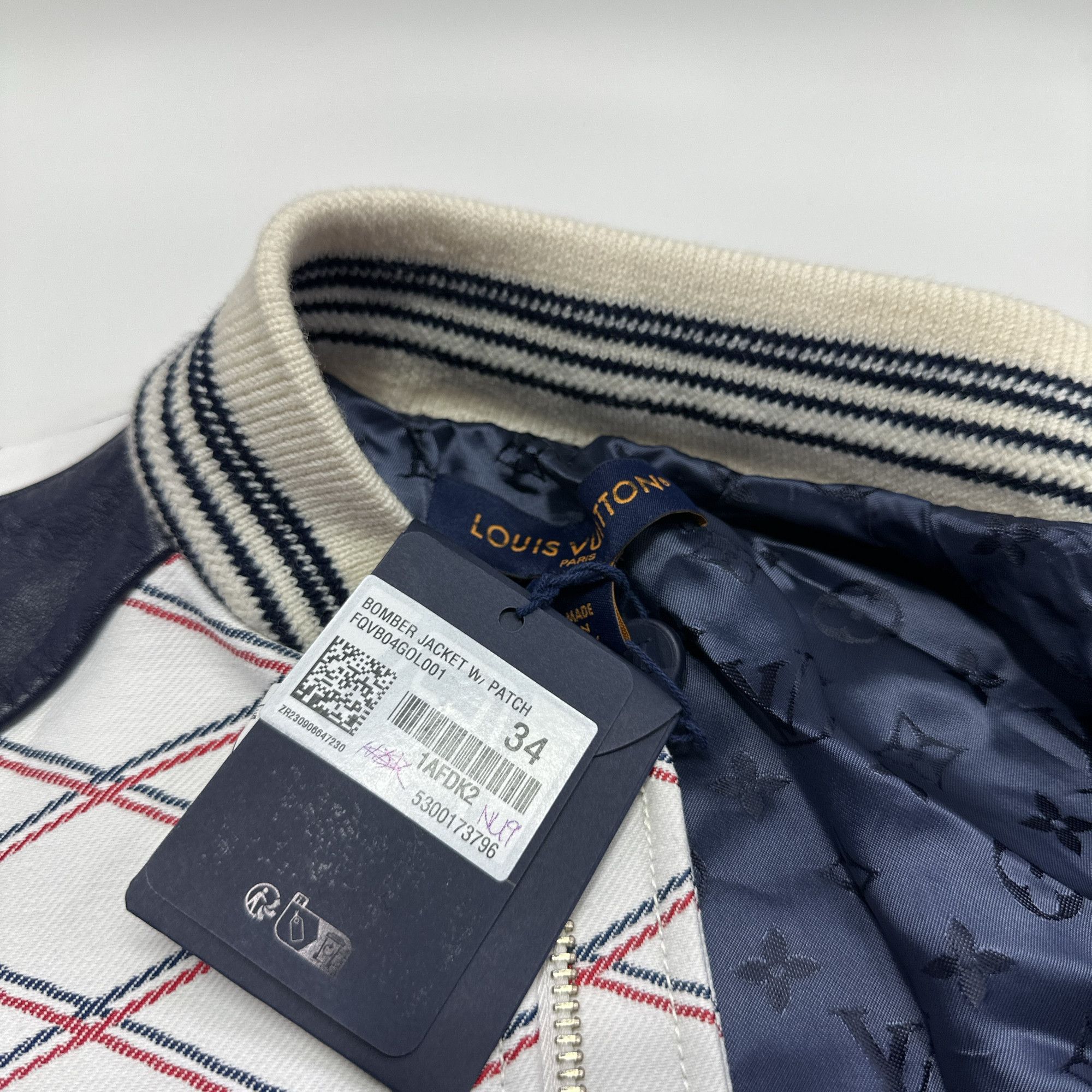 Louis Vuitton Louis Vuitton Jacquard Logo Bomber Jacket 34 Size XS / US 0-2 / IT 36-38 - 5 Thumbnail