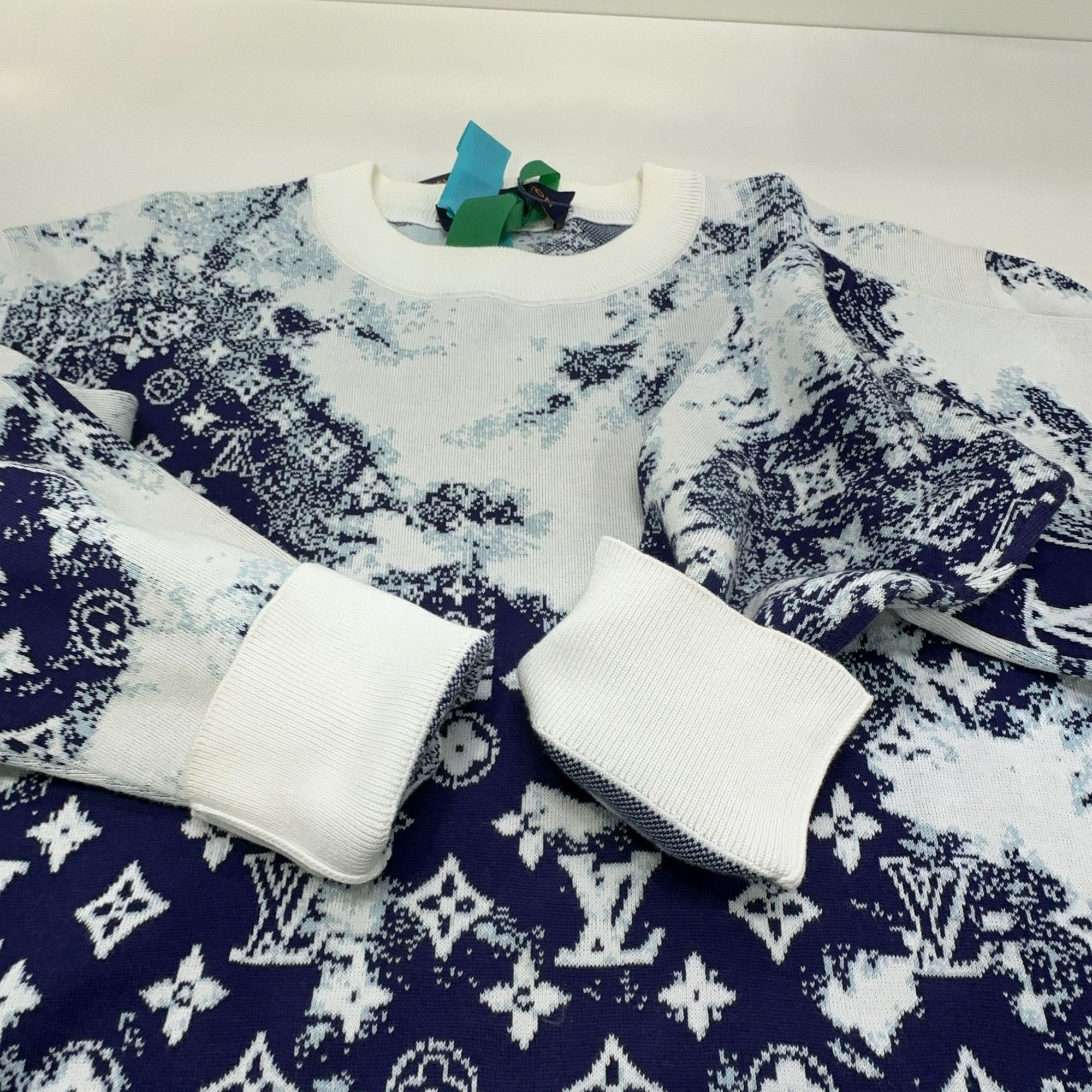 Louis Vuitton Louis Vuitton Monogram Bandana Knit Sweater M Size US M / EU 48-50 / 2 - 14 Thumbnail