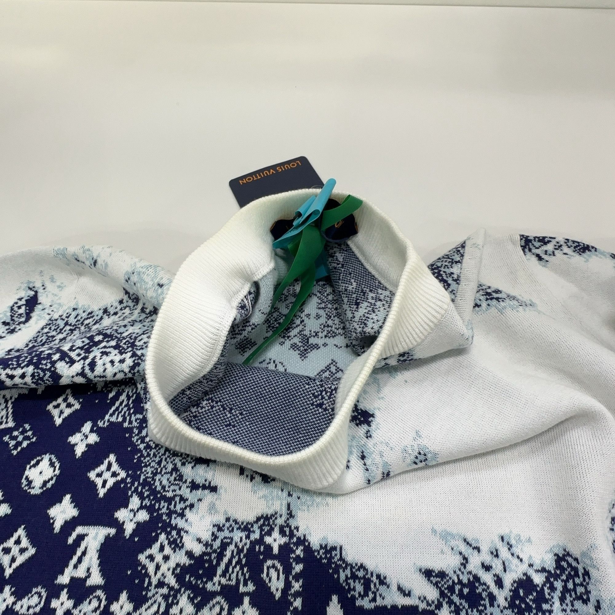Louis Vuitton Louis Vuitton Monogram Bandana Knit Sweater M Size US M / EU 48-50 / 2 - 12 Thumbnail