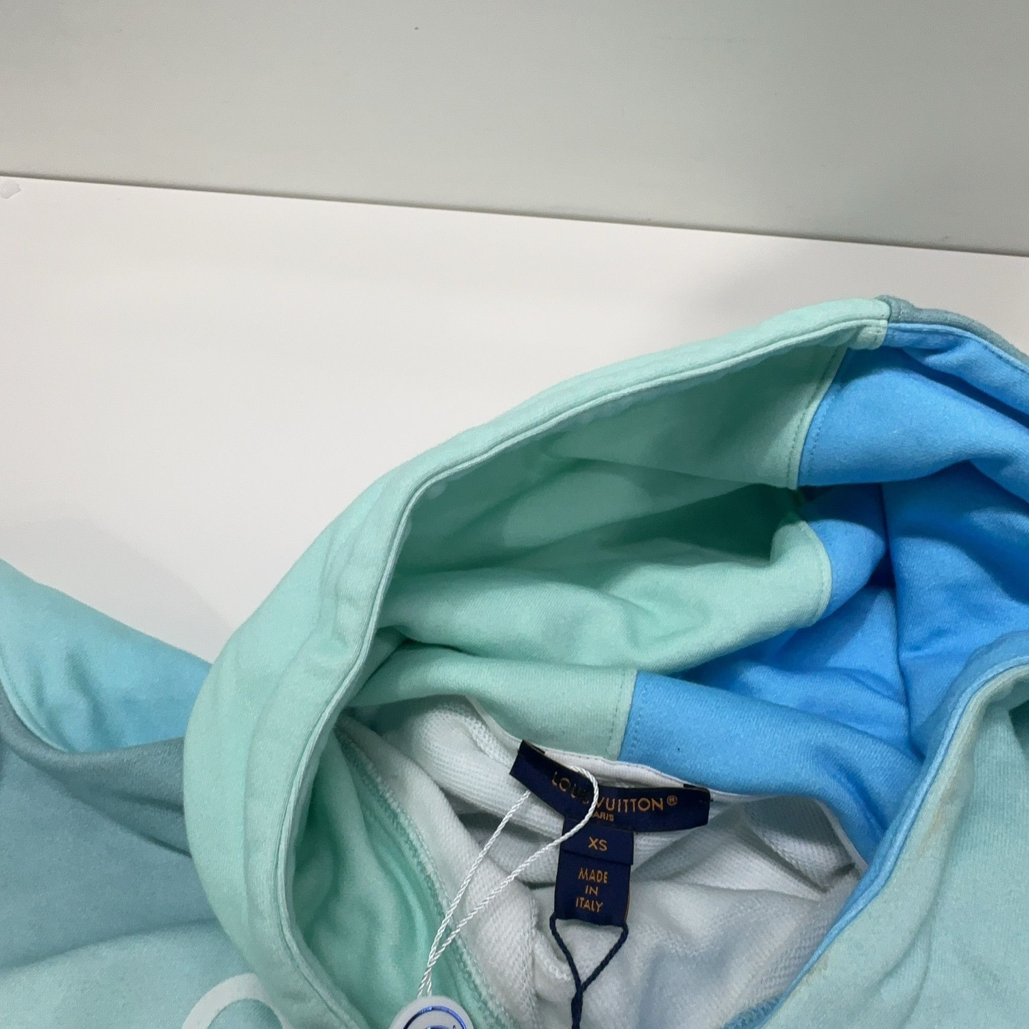 Louis Vuitton Louis Vuitton Logo Gradient Hoodie XS Size XS / US 0-2 / IT 36-38 - 5 Thumbnail