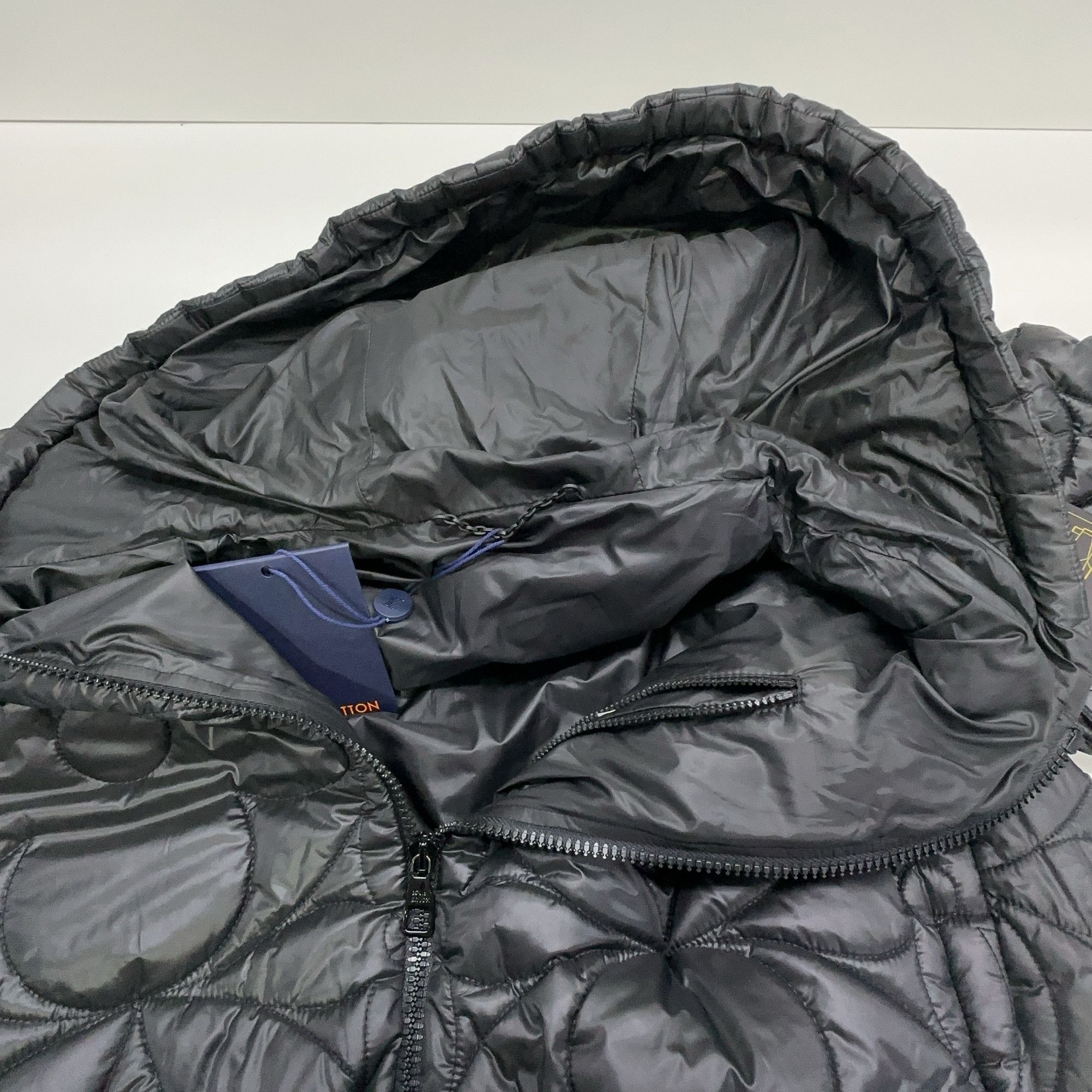 Louis Vuitton Louis Vuitton Monogram Quilted Hooded Jacket 50 Size US M / EU 48-50 / 2 - 7 Thumbnail