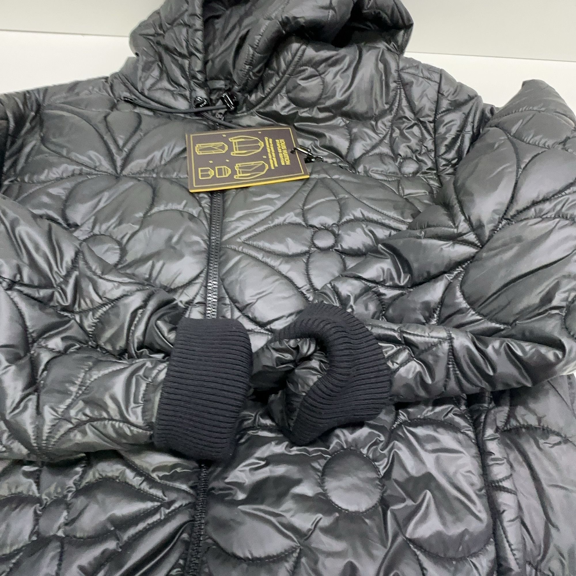 Louis Vuitton Louis Vuitton Monogram Quilted Hooded Jacket 50 Size US M / EU 48-50 / 2 - 8 Thumbnail
