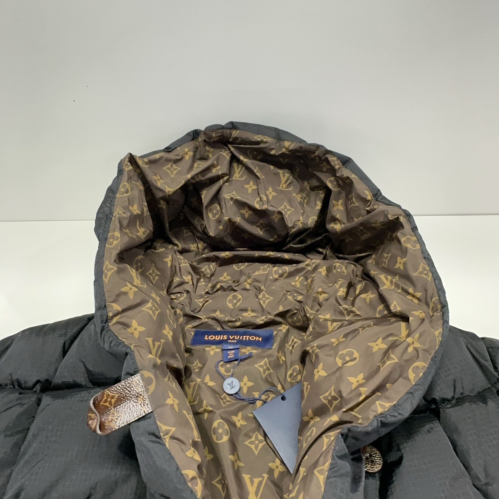 Louis Vuitton Louis Vuitton Monogram Lining Down Jacket FR 36 Size XS / US 0-2 / IT 36-38 - 6 Thumbnail
