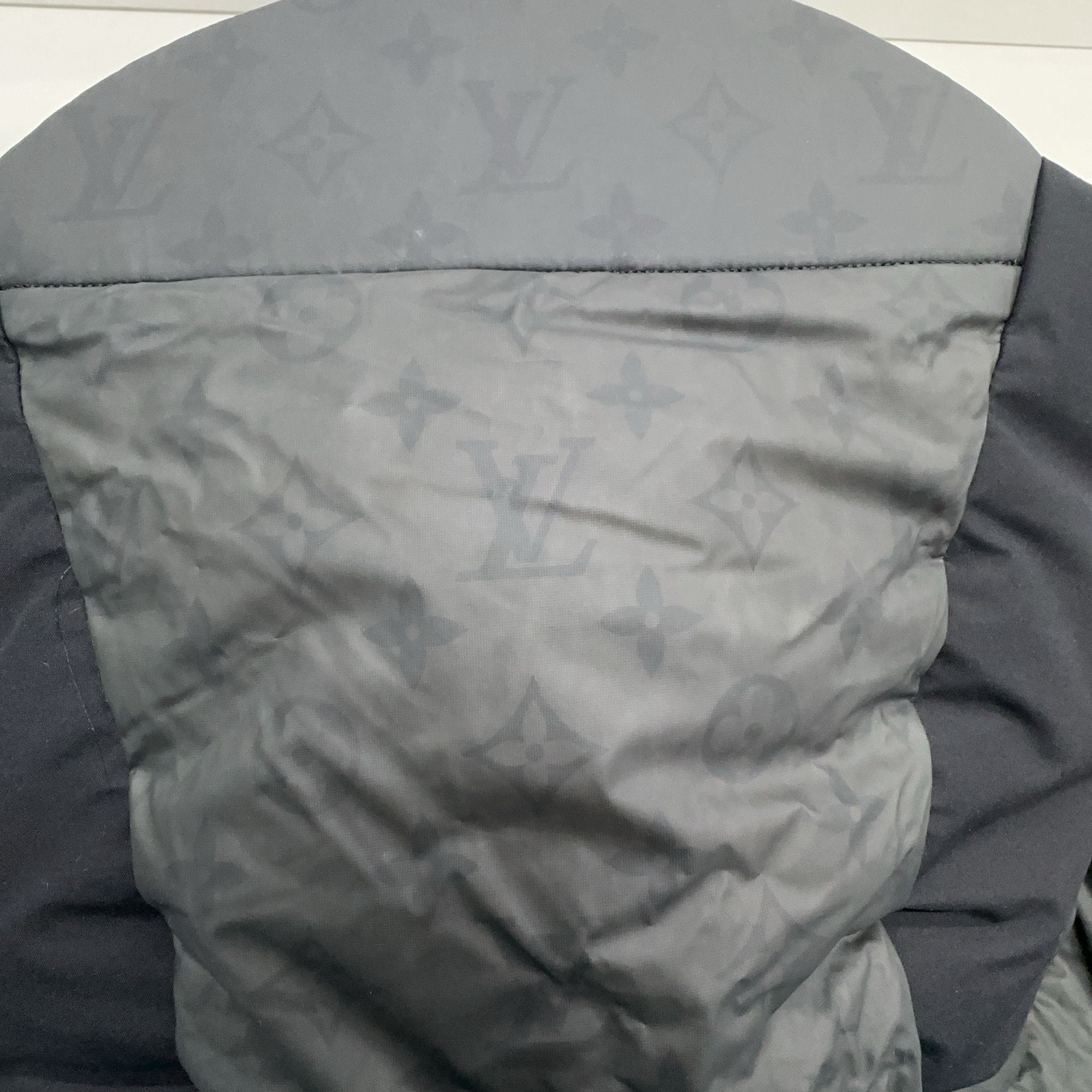 Louis Vuitton Louis Vuitton LV 2054 Heat Reactive Puffer 50 Size US M / EU 48-50 / 2 - 5 Thumbnail