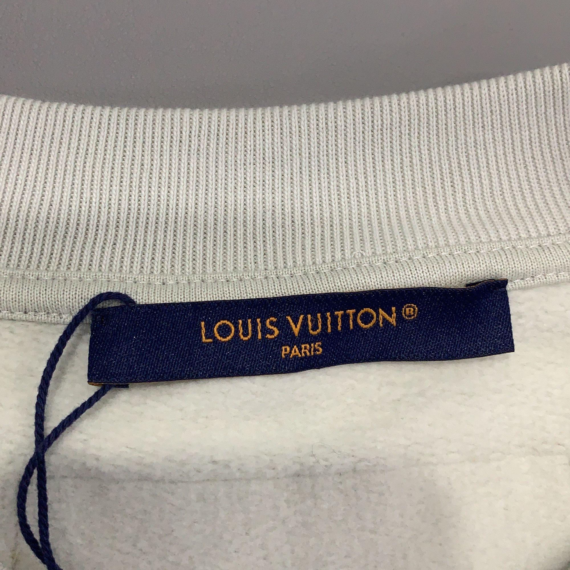 Louis Vuitton Louis Vuitton Embroidered Logo Sweatshirt L Size US L / EU 52-54 / 3 - 3 Thumbnail