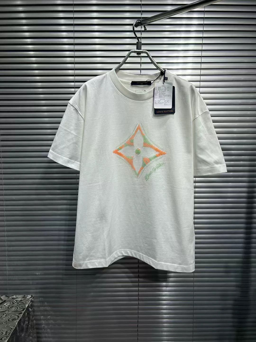 Louis Vuitton Louis Vuitton Beaded Monogram T-Shirt XS Size US XS / EU 42 / 0 - 2 Thumbnail
