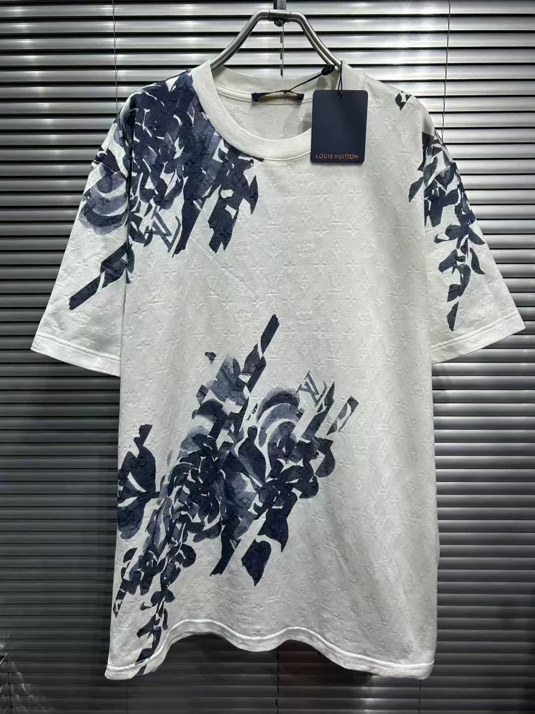 Louis Vuitton Louis Vuitton Monogram Ink Floral T-Shirt Size L Size US L / EU 52-54 / 3 - 4 Thumbnail
