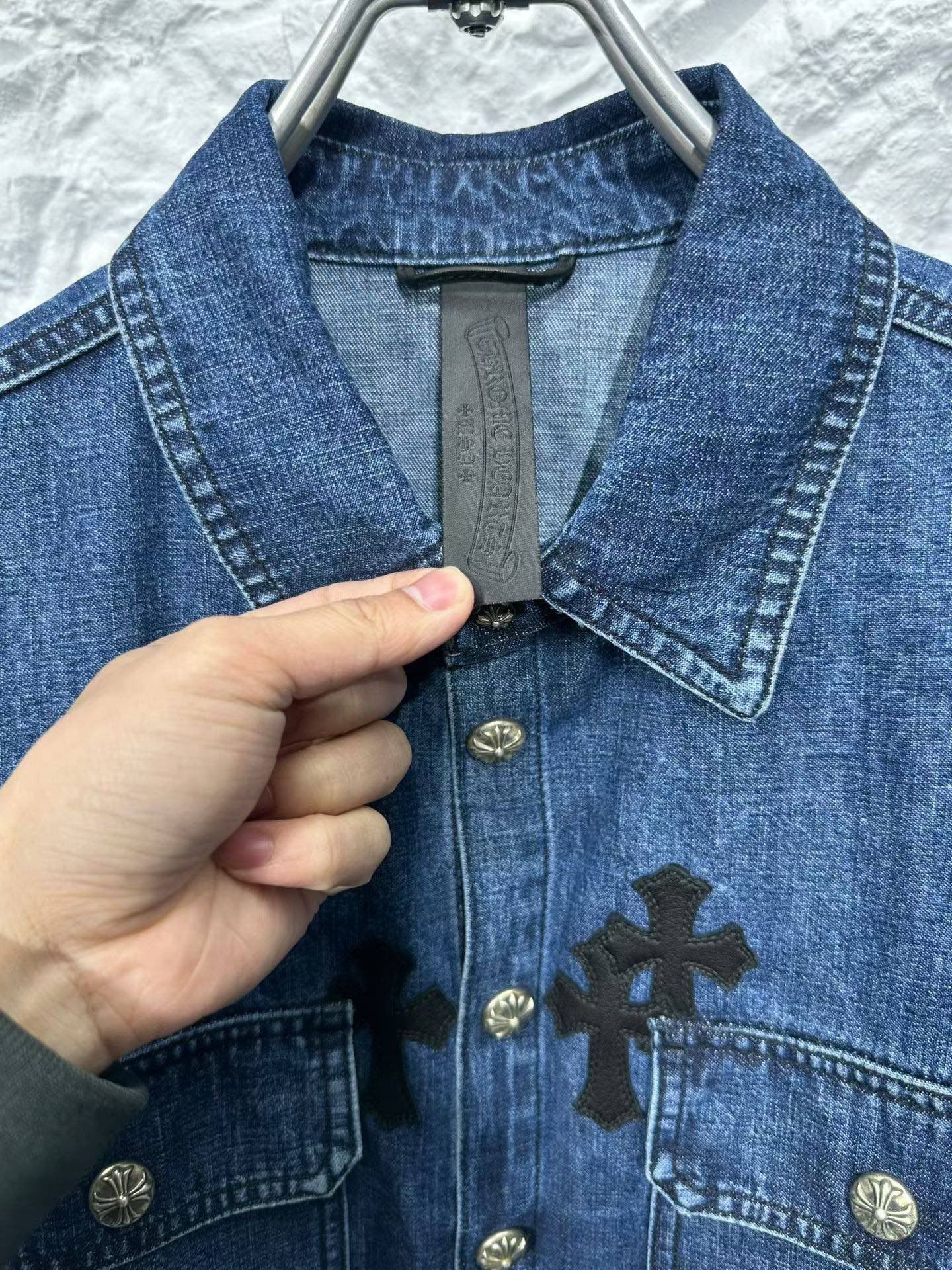 Chrome Hearts Chrome Hearts Cross Patch Denim Shirt Size L Size US L / EU 52-54 / 3 - 4 Thumbnail