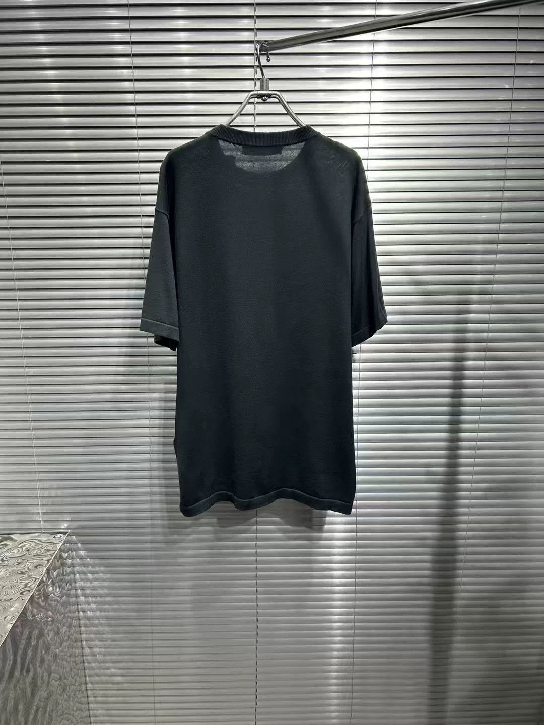 Louis Vuitton Louis Vuitton Portrait Studios Knit T-Shirt M Size US M / EU 48-50 / 2 - 3 Thumbnail