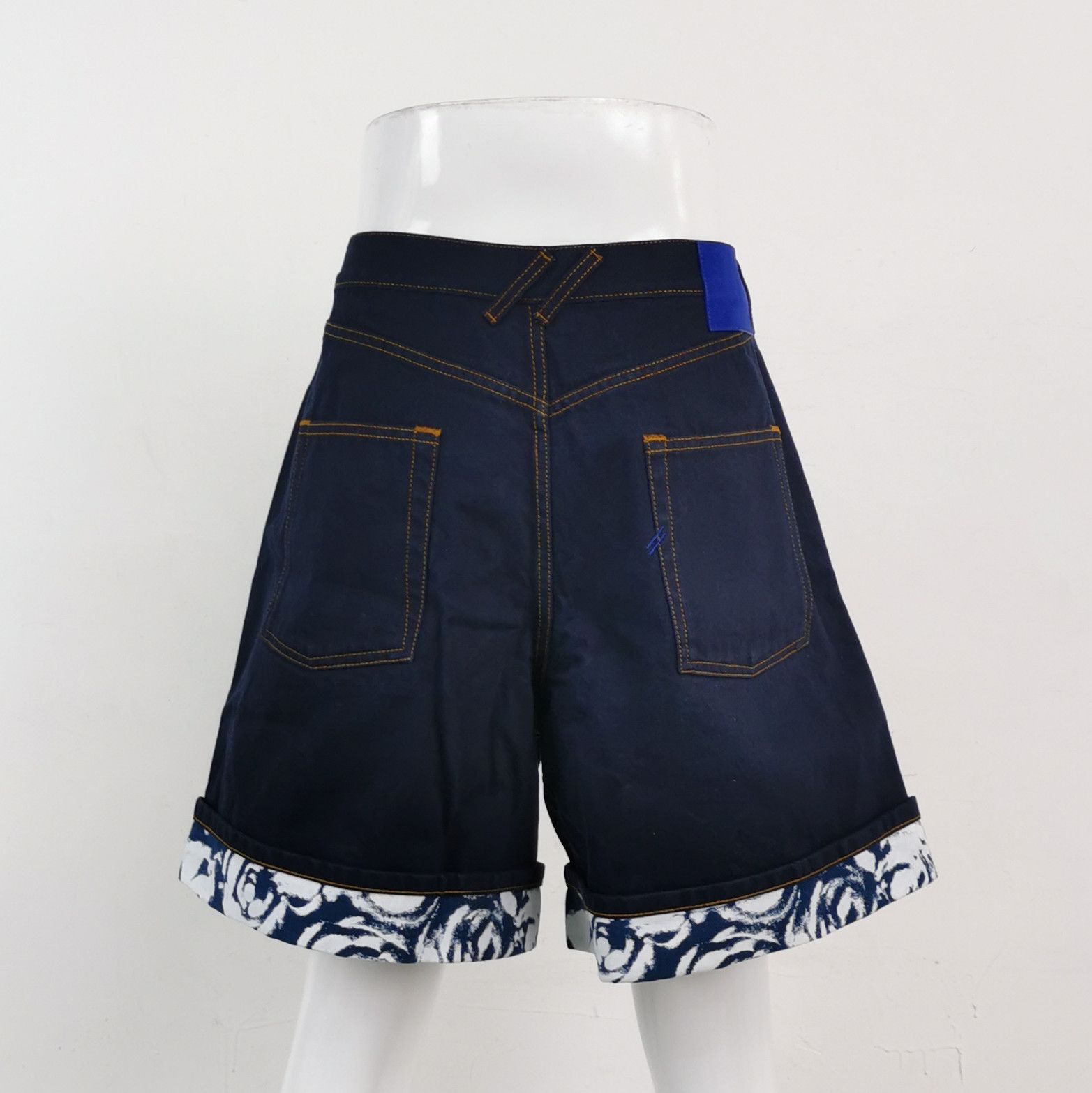 Burberry Burberry Men 28 Shorts Size US 28 / EU 44 - 2 Thumbnail