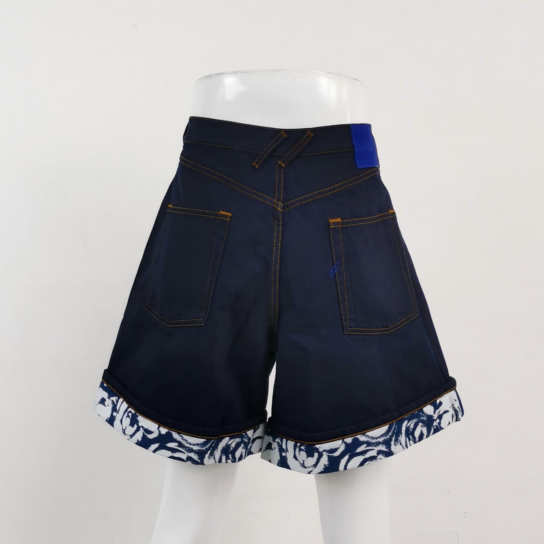 Burberry Burberry Men 26 Shorts Size US 26 / EU 42 - 2 Thumbnail