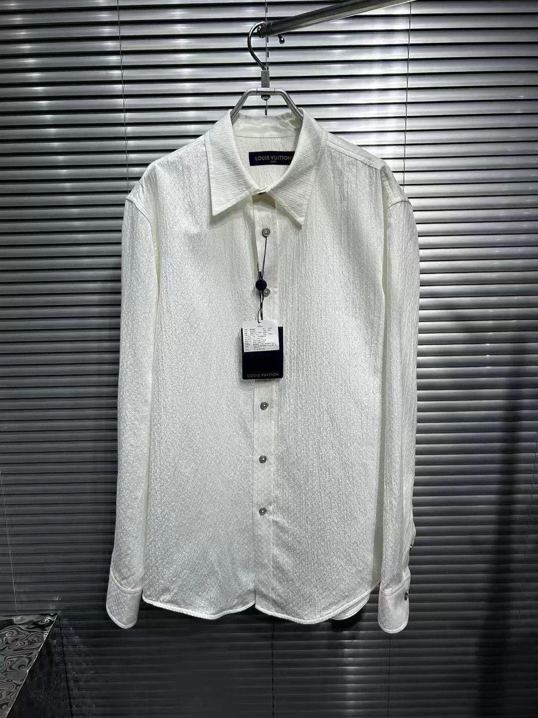 Louis Vuitton Louis Vuitton Monogram Jacquard Shirt Size L Size US L / EU 52-54 / 3 - 2 Thumbnail