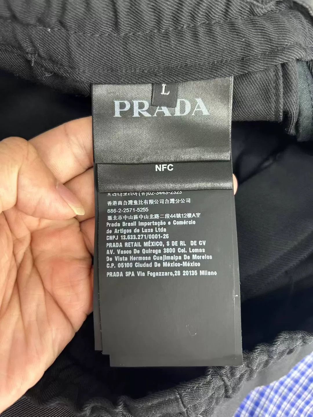 Prada Prada Triangle Logo Pocket Shorts L Size US 34 / EU 50 - 5 Thumbnail
