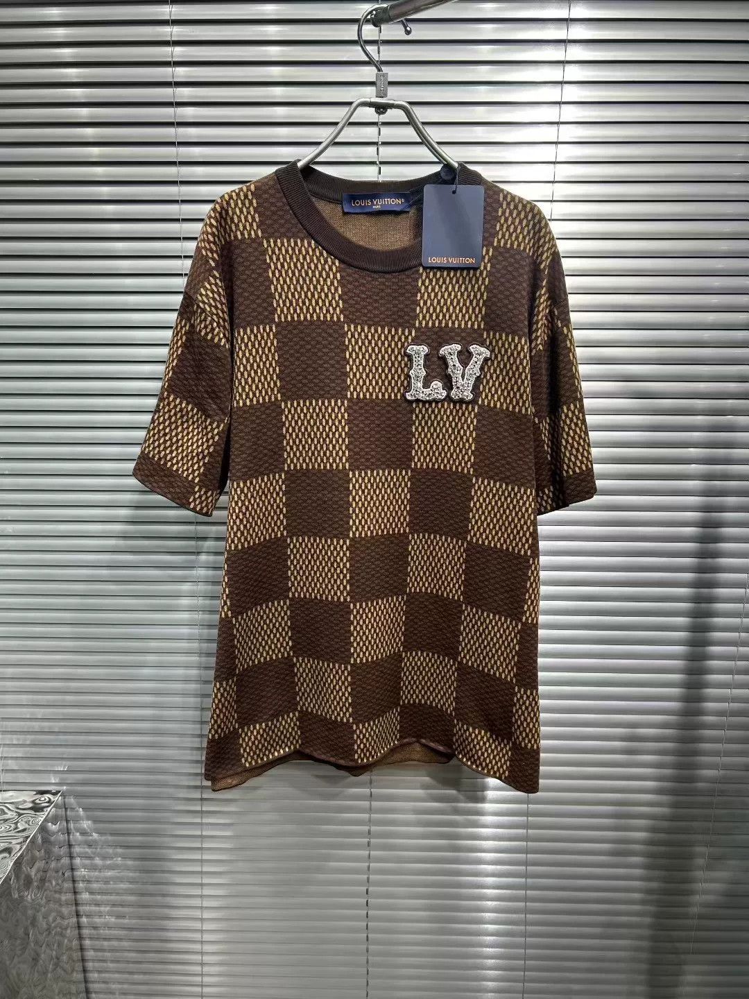 Louis Vuitton Louis Vuitton Damier Crystal LV Knit T-Shirt L Size US L / EU 52-54 / 3 - 2 Thumbnail