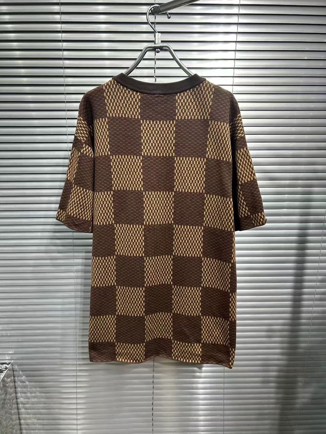 Louis Vuitton Louis Vuitton Damier Crystal LV Knit T-Shirt L Size US L / EU 52-54 / 3 - 3 Thumbnail