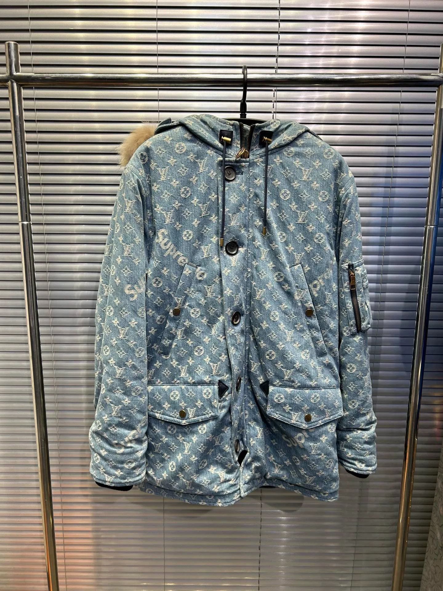 Louis Vuitton × Supreme Louis Vuitton x Supreme Monogram Denim Parka 46 Size US S / EU 44-46 / 1 - 2 Thumbnail