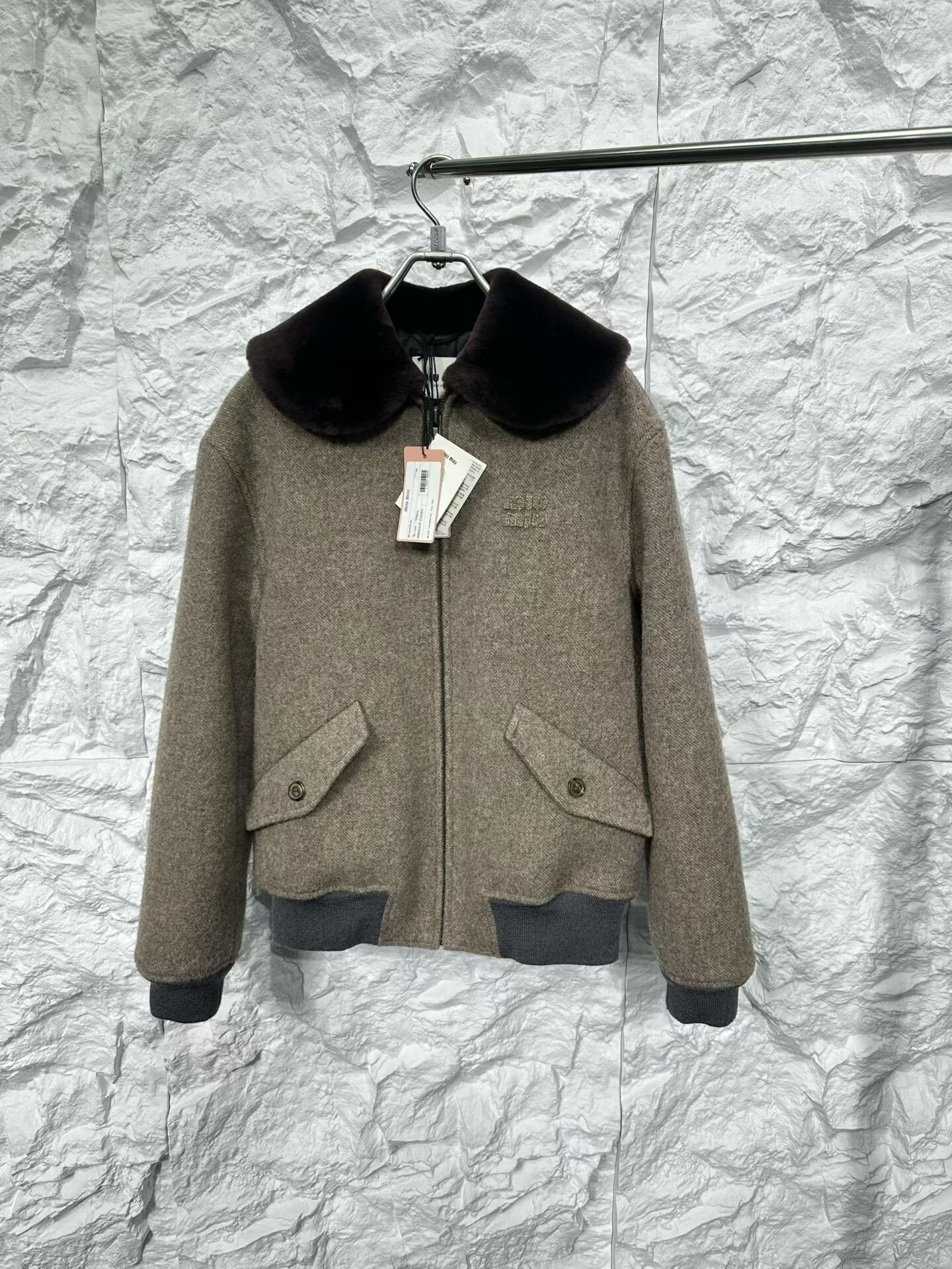 Miu Miu Miu Miu Fur Collar Shetland Wool Blouson 36 Size XS / US 0-2 / IT 36-38 - 2 Thumbnail