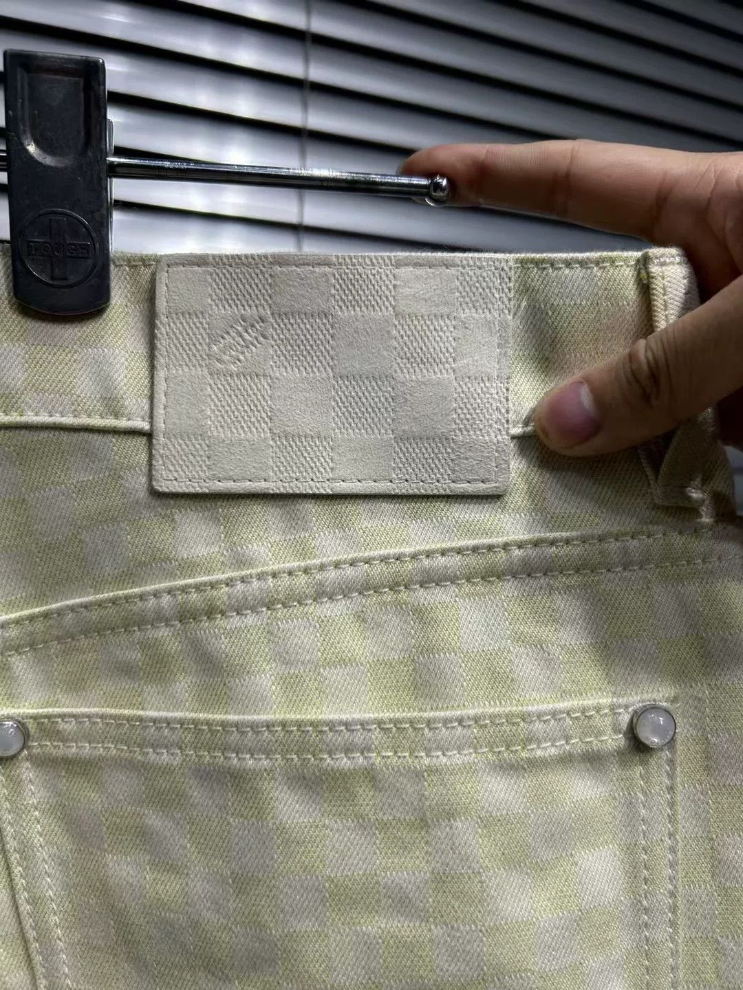 Louis Vuitton Louis Vuitton Gradient Damier Cargo Pants 32 Size US 32 / EU 48 - 5 Thumbnail