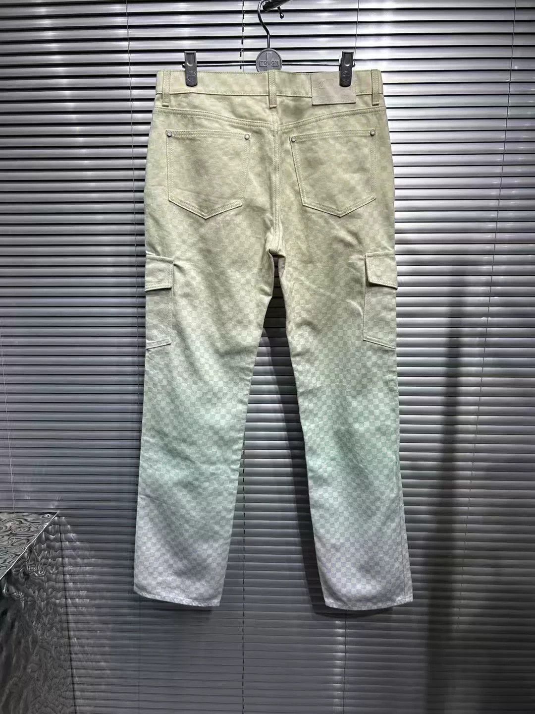 Louis Vuitton Louis Vuitton Gradient Damier Cargo Pants 32 Size US 32 / EU 48 - 3 Thumbnail