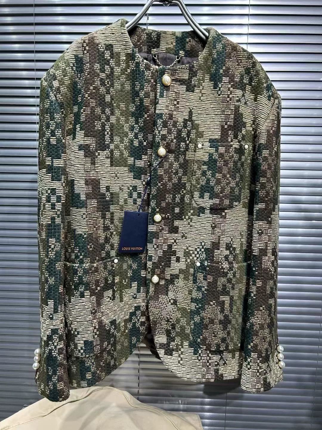Louis Vuitton Louis Vuitton Damoflage Pearl Button Jacket 48 Size US M / EU 48-50 / 2 - 4 Thumbnail
