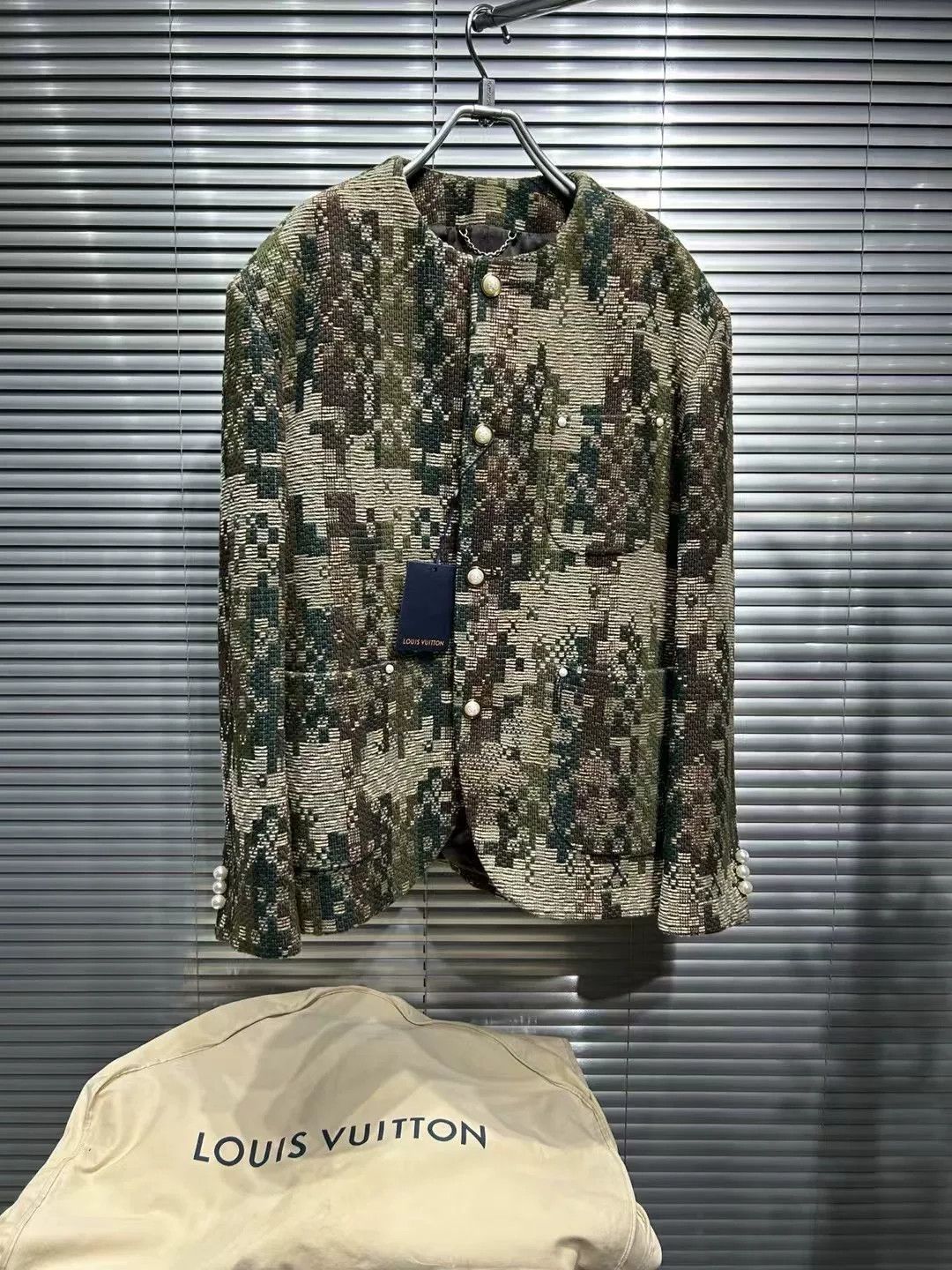 Louis Vuitton Louis Vuitton Damoflage Pearl Button Jacket 48 Size US M / EU 48-50 / 2 - 2 Thumbnail