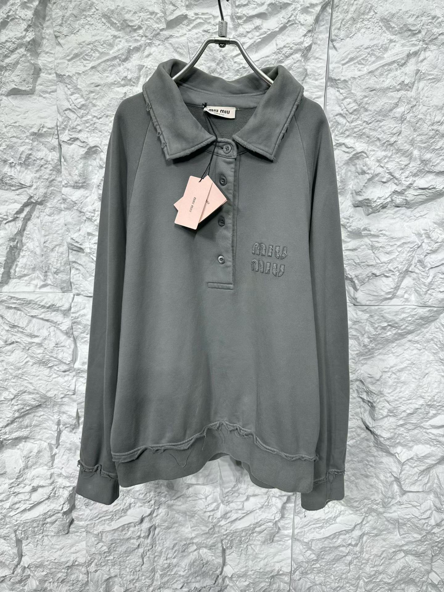 Miu Miu Miu Miu Embroidered Logo Polo Sweatshirt XS Size US XS / EU 42 / 0 - 2 Thumbnail