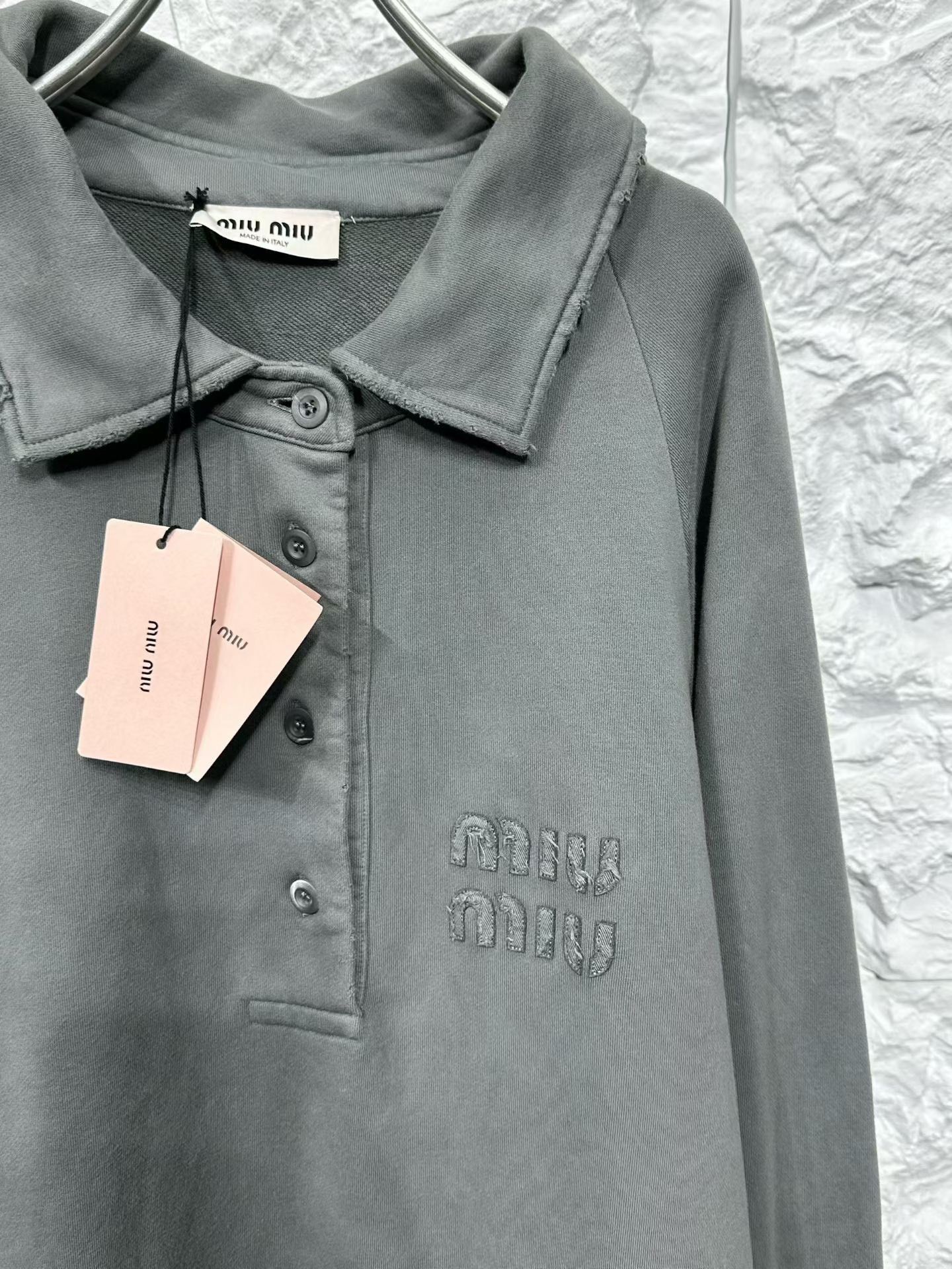 Miu Miu Miu Miu Embroidered Logo Polo Sweatshirt XS Size US XS / EU 42 / 0 - 4 Thumbnail