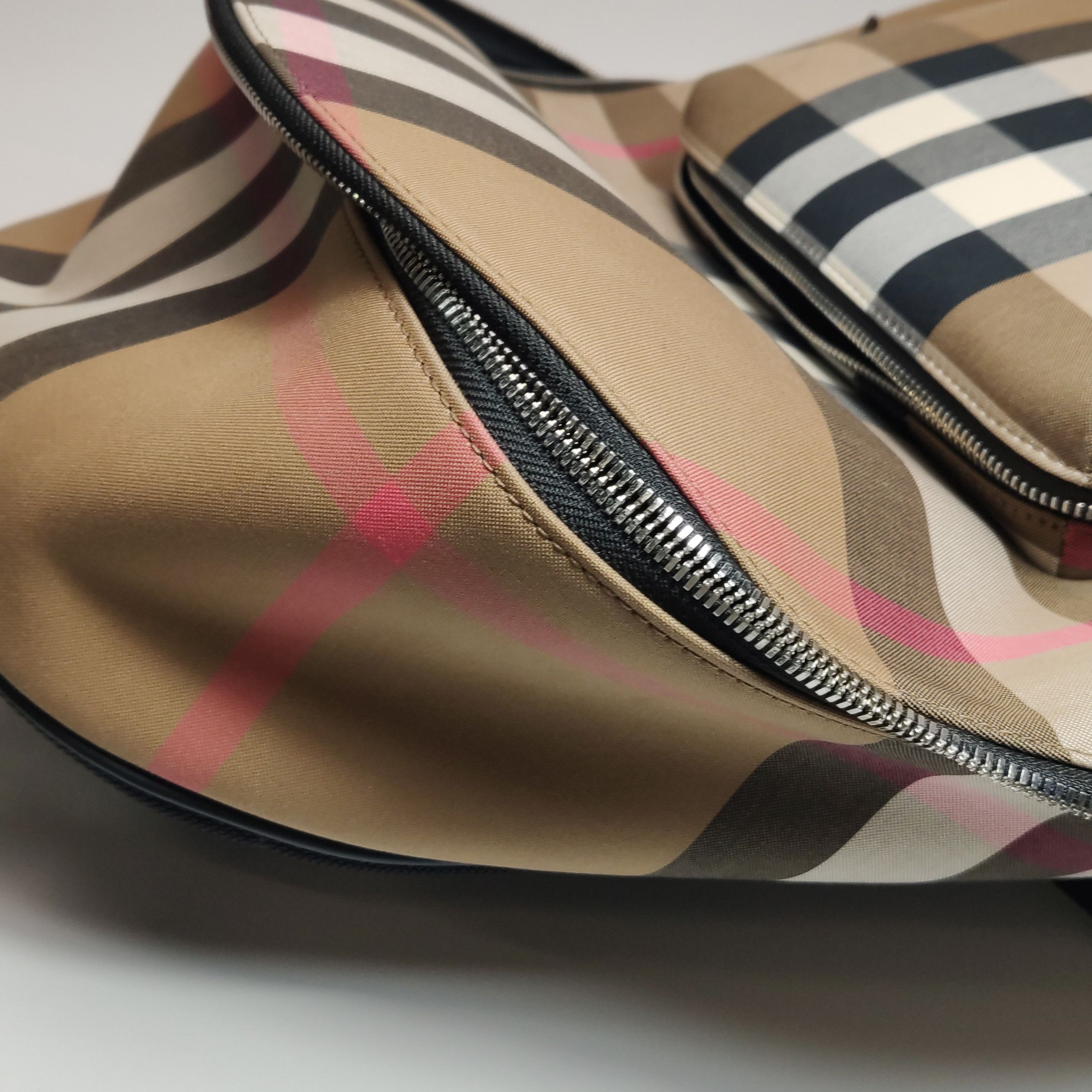 Burberry Burberry Men one size Bags Luggage Size ONE SIZE - 17 Thumbnail
