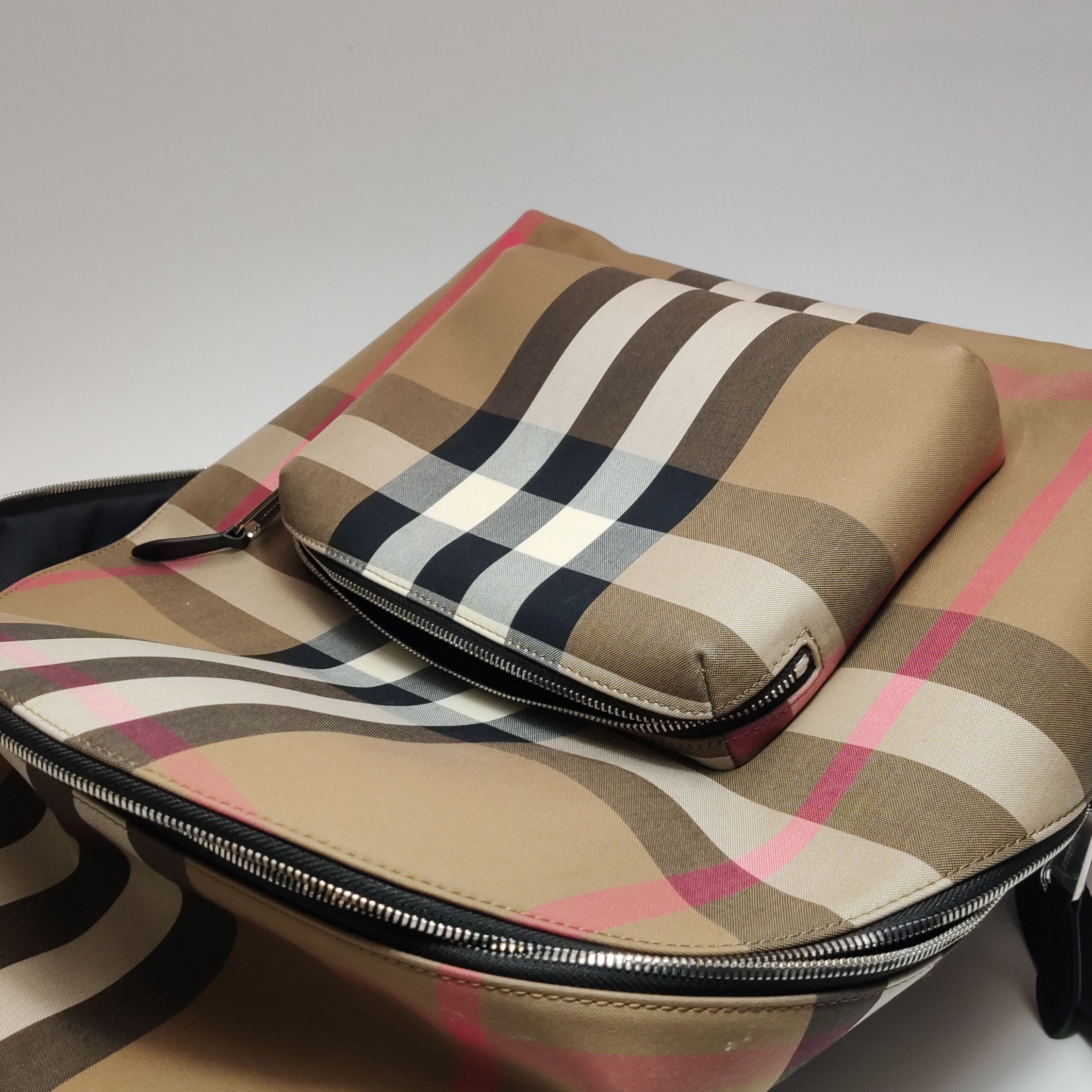 Burberry Burberry Men one size Bags Luggage Size ONE SIZE - 16 Thumbnail