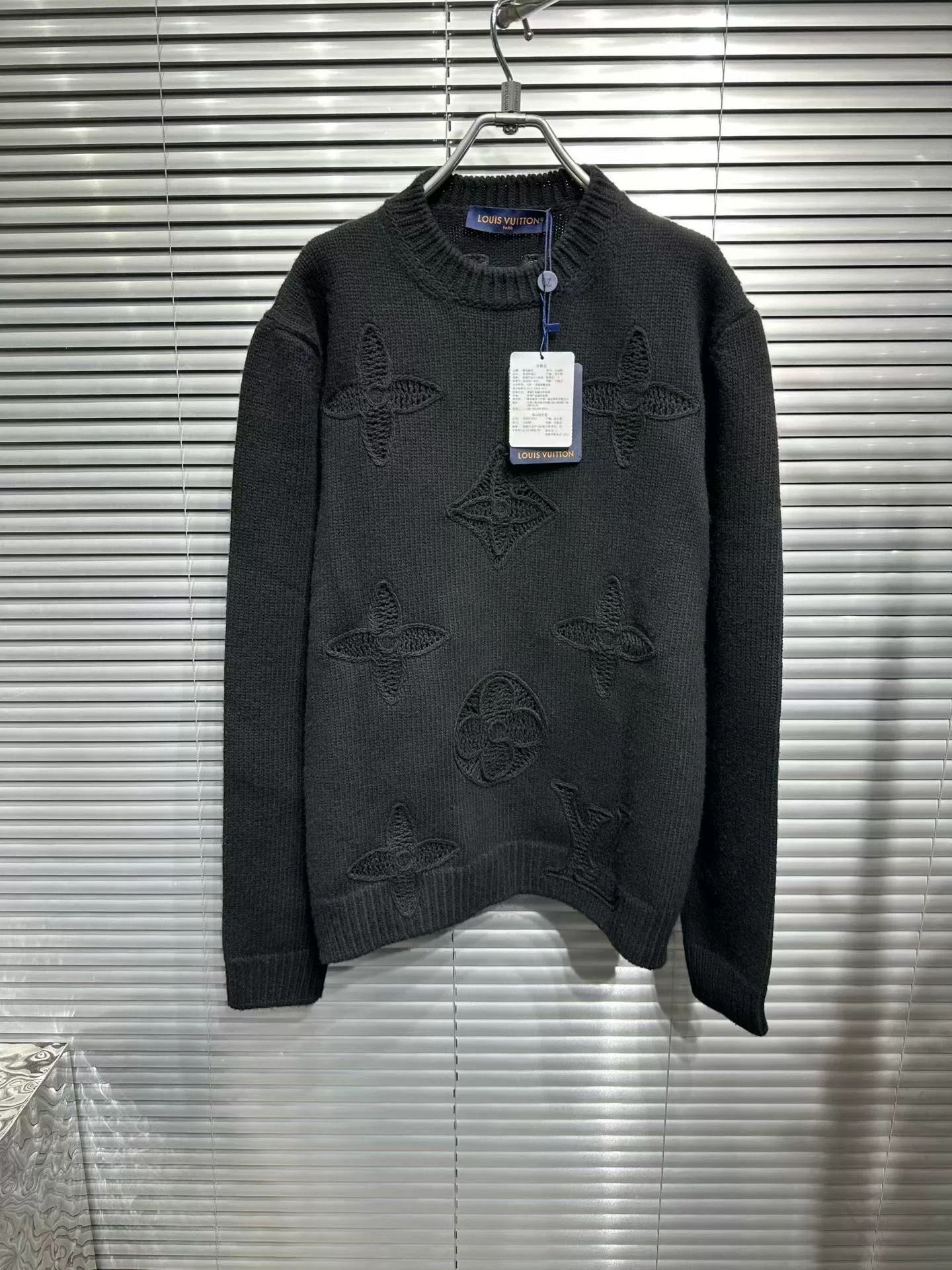 Louis Vuitton Louis Vuitton Monogram Perforated Ski Sweater Size M Size US M / EU 48-50 / 2 - 2 Thumbnail
