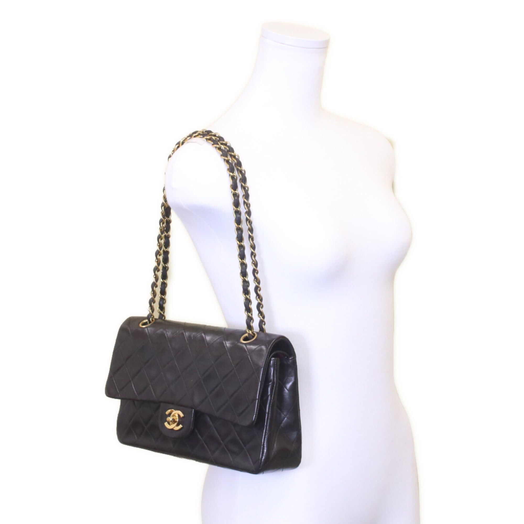 Chanel CHANEL A01112 Black Lambskin Gold Hardware Matelassé 25 Shoulder Bag for Women Size ONE SIZE - 13 Thumbnail