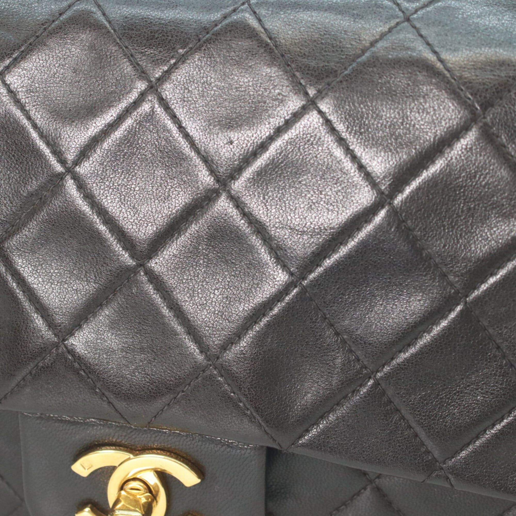 Chanel CHANEL A01112 Black Lambskin Gold Hardware Matelassé 25 Shoulder Bag for Women Size ONE SIZE - 7 Thumbnail