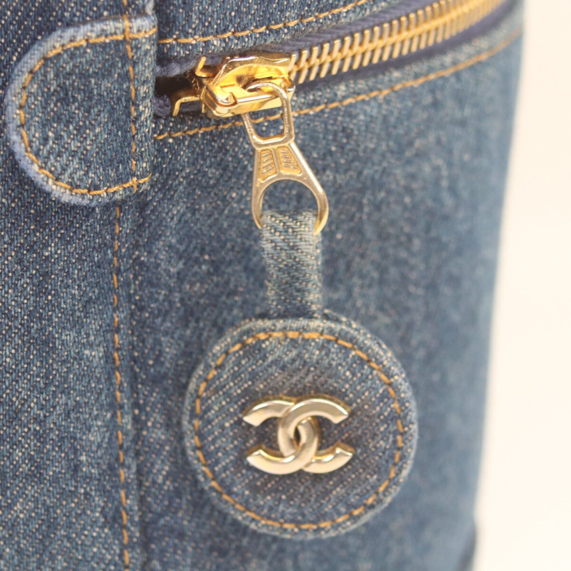 Chanel CHANEL A01998 Denim Vertical Vanity Handbag, Indigo, Gold Hardware, Women's Size ONE SIZE - 6 Thumbnail
