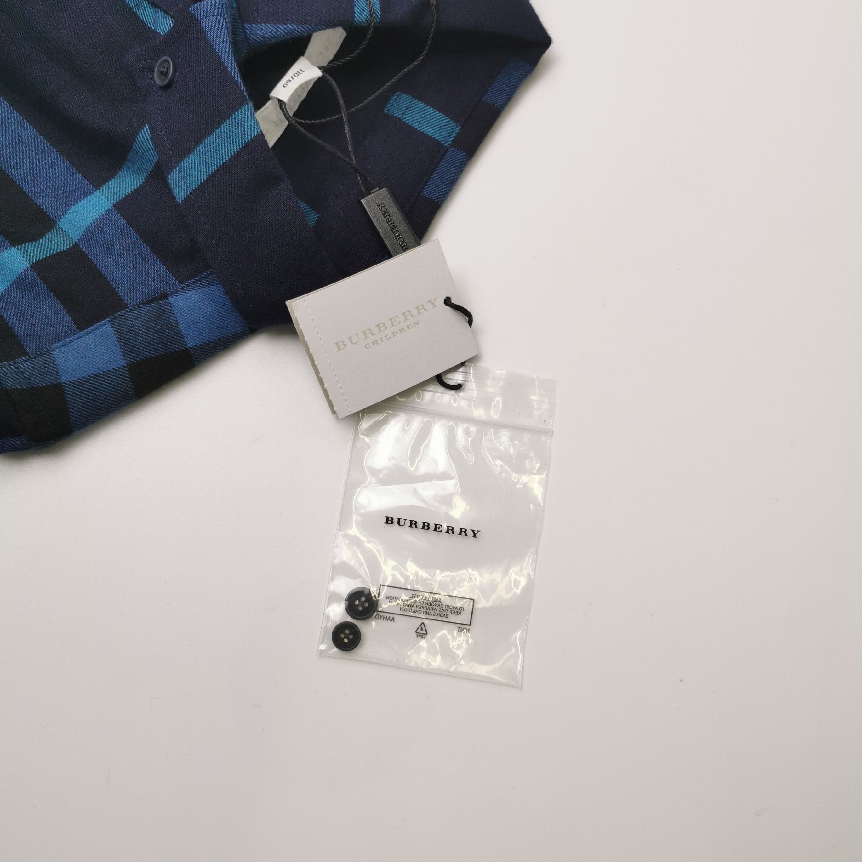 Burberry Burberry Men m Button Ups Size US M / EU 48-50 / 2 - 4 Thumbnail