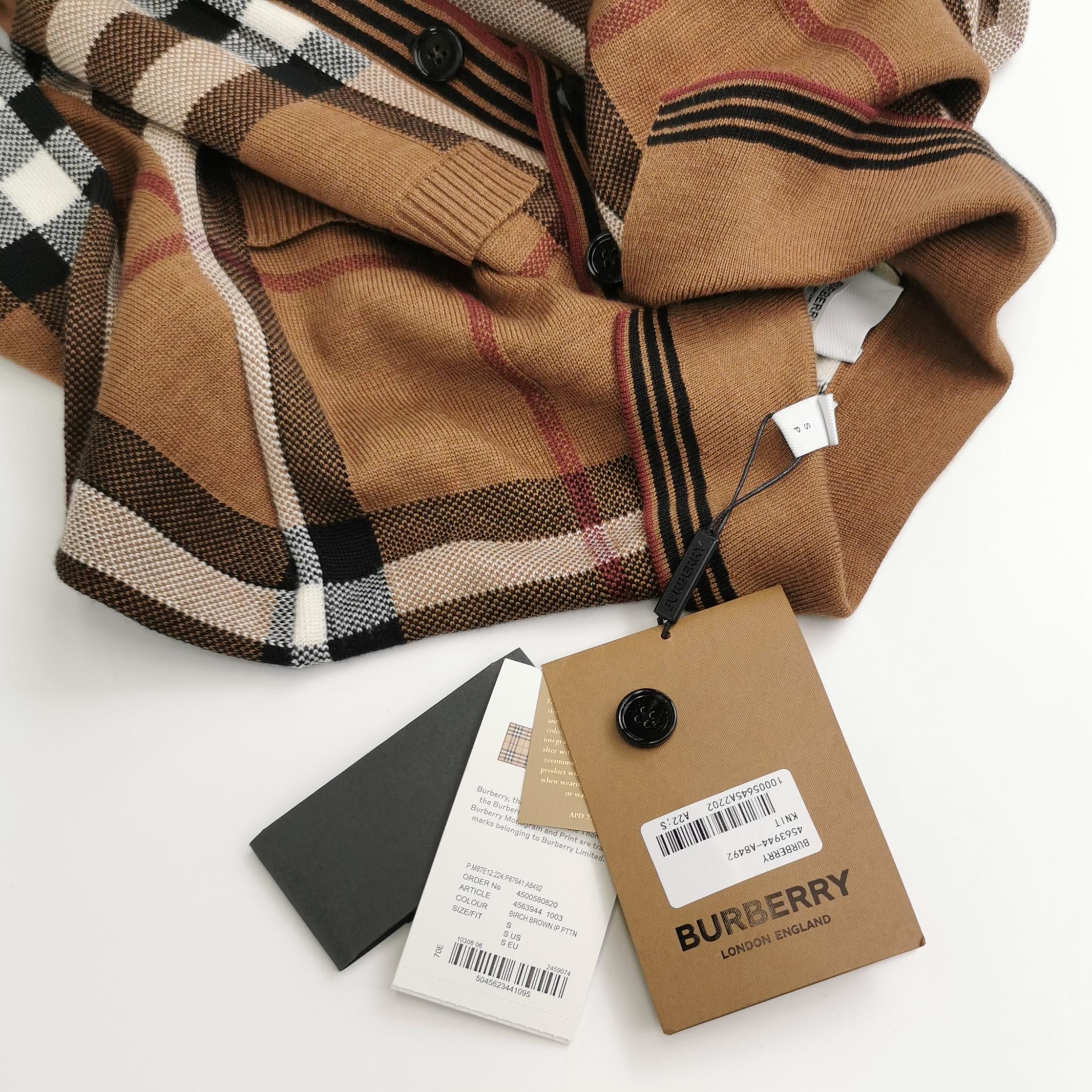 Burberry Burberry Men s Sweaters Knitwear Size US S / EU 44-46 / 1 - 3 Thumbnail