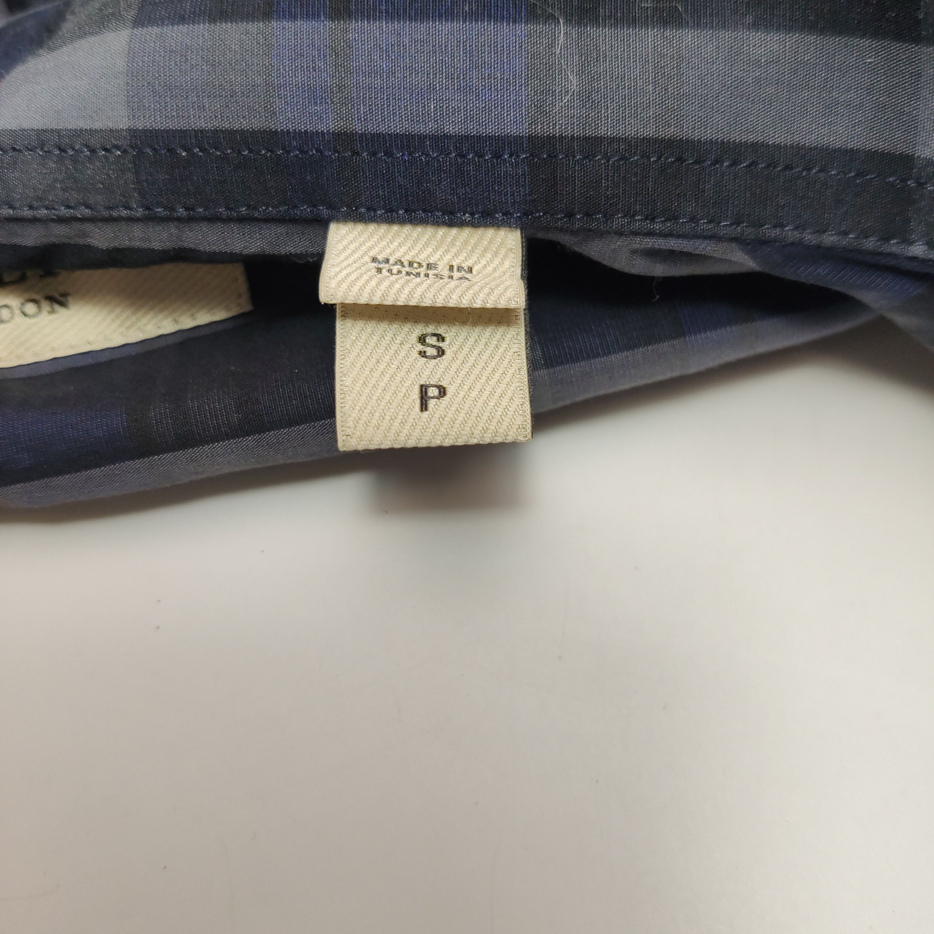 Burberry Burberry Men s Button Ups Size US S / EU 44-46 / 1 - 6 Thumbnail