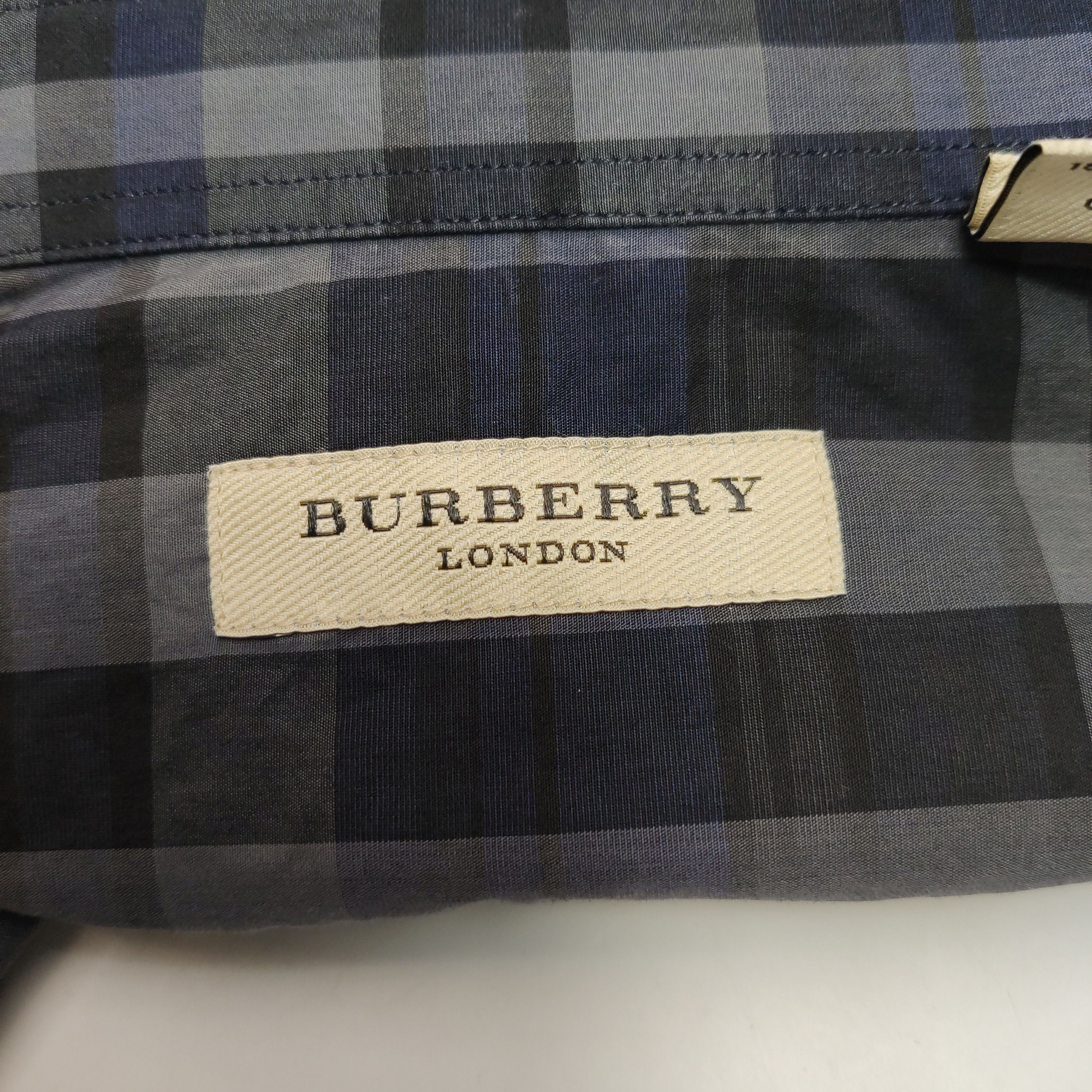 Burberry Burberry Men s Button Ups Size US S / EU 44-46 / 1 - 4 Thumbnail