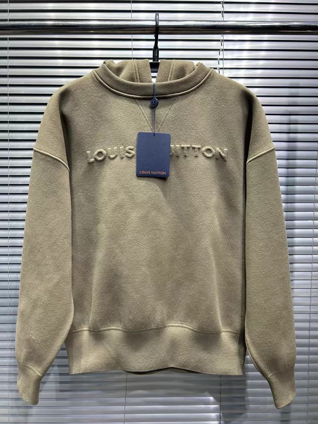 Louis Vuitton Louis Vuitton Embossed Logo Hoodie XS Size XS / US 0-2 / IT 36-38 - 4 Thumbnail