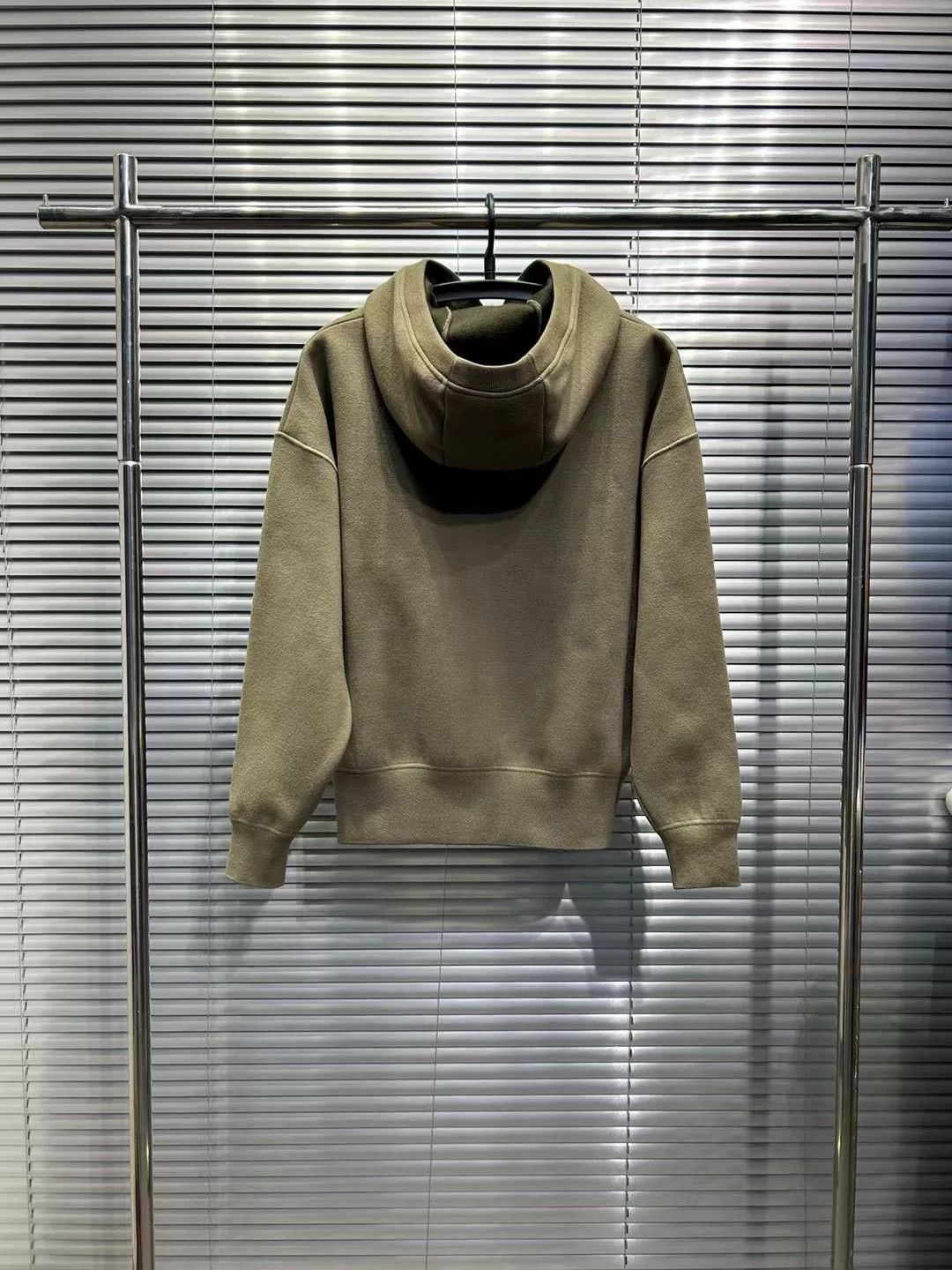Louis Vuitton Louis Vuitton Embossed Logo Hoodie XS Size XS / US 0-2 / IT 36-38 - 3 Thumbnail